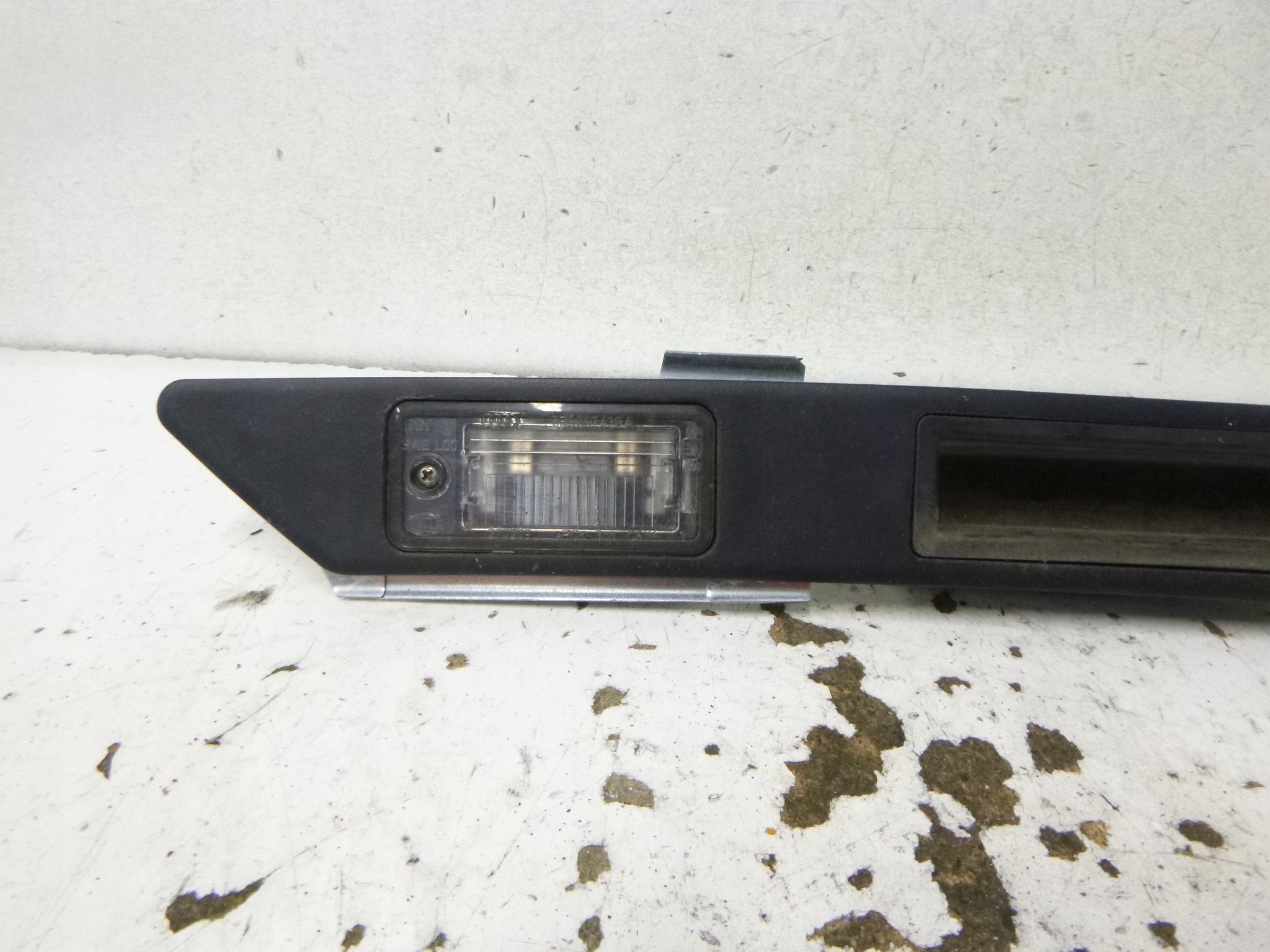 handle boot PODSWIETLENIE REJESTRACJI AUDI A4 B7 8E0827657H 8E0827657