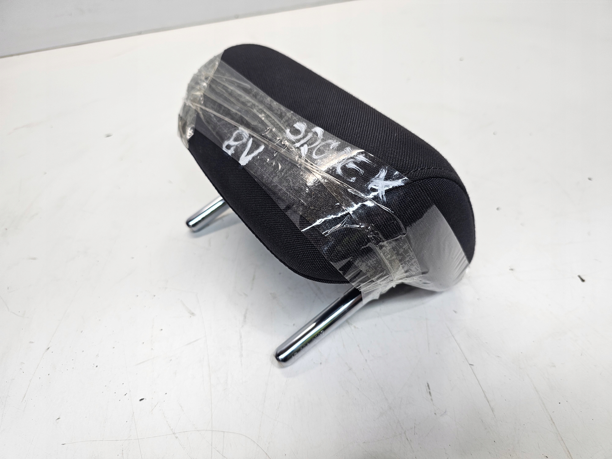 rest seat central rear part MATERIAL AUDI A3 8V CIEMNY