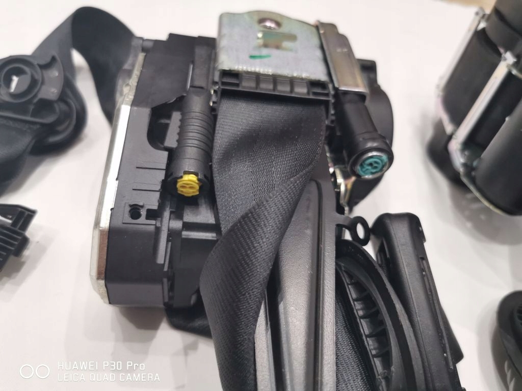 Audi Q7 4M0 Передний ремень безопасности доводчик америка / 4M0857705 AA