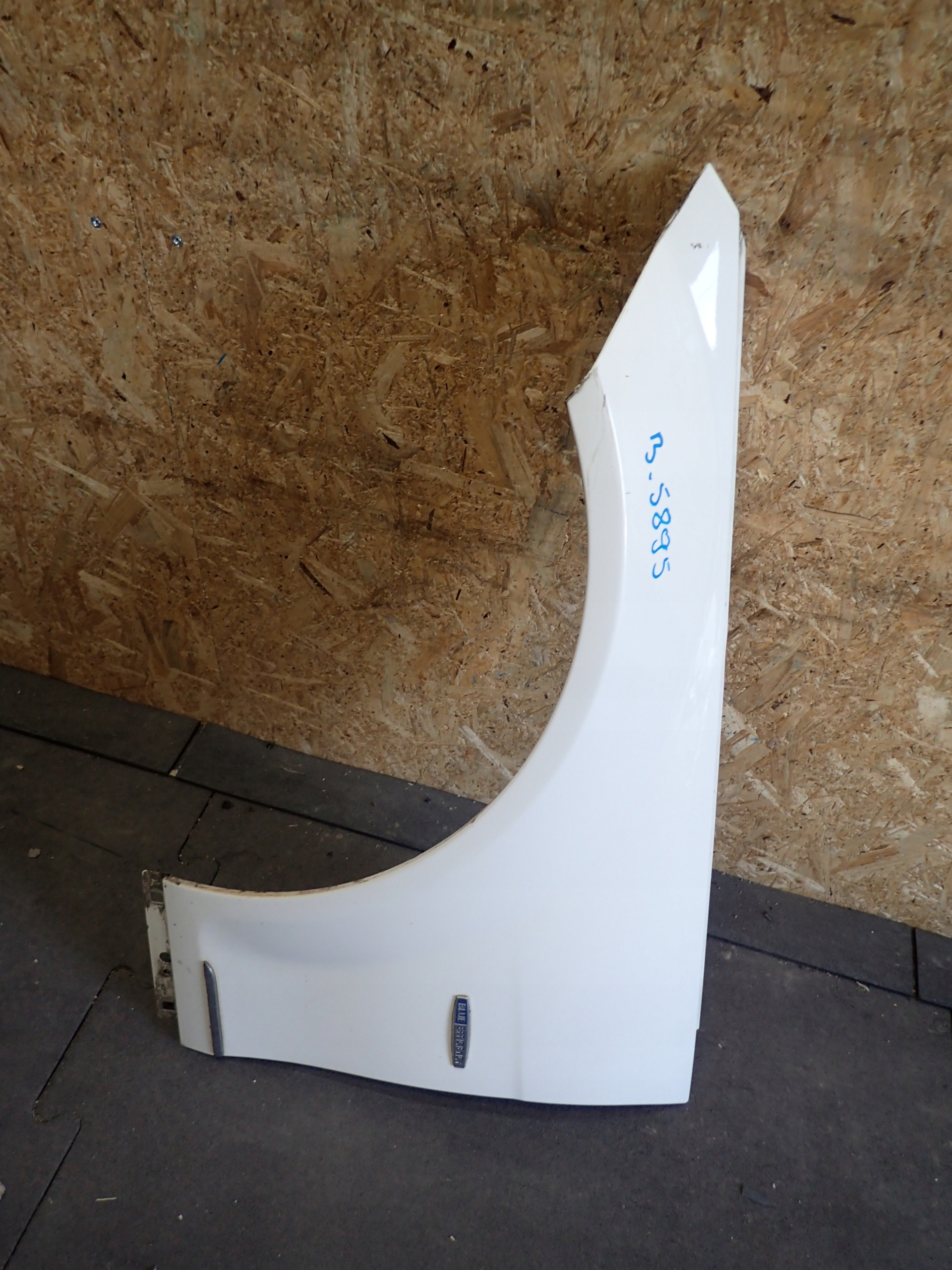 fender front left MERCEDES C KLASA W204
