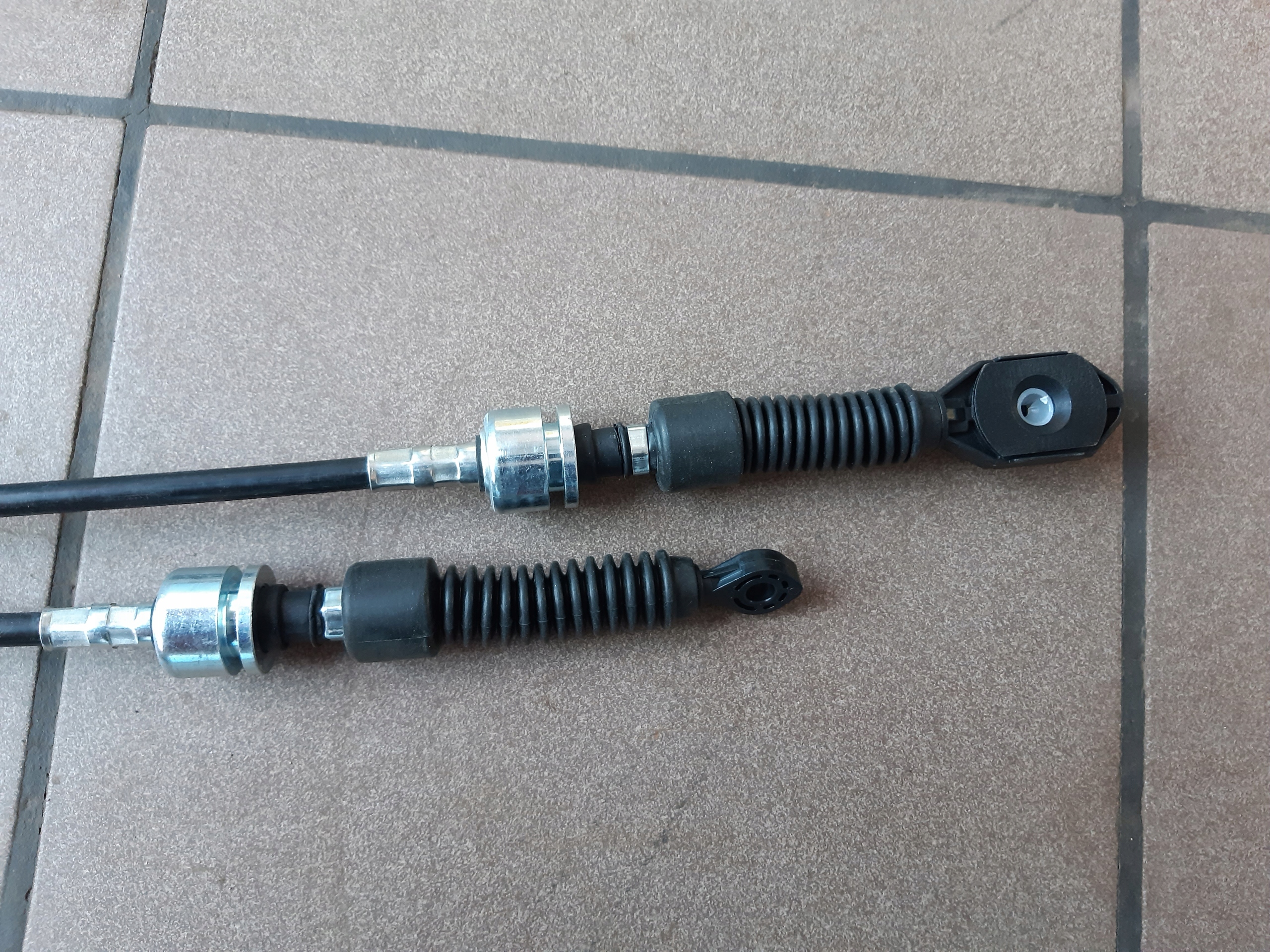 Linki zmiany biegów Suzuki Swift MK6 28300-73K00 Producent części Suzuki OE