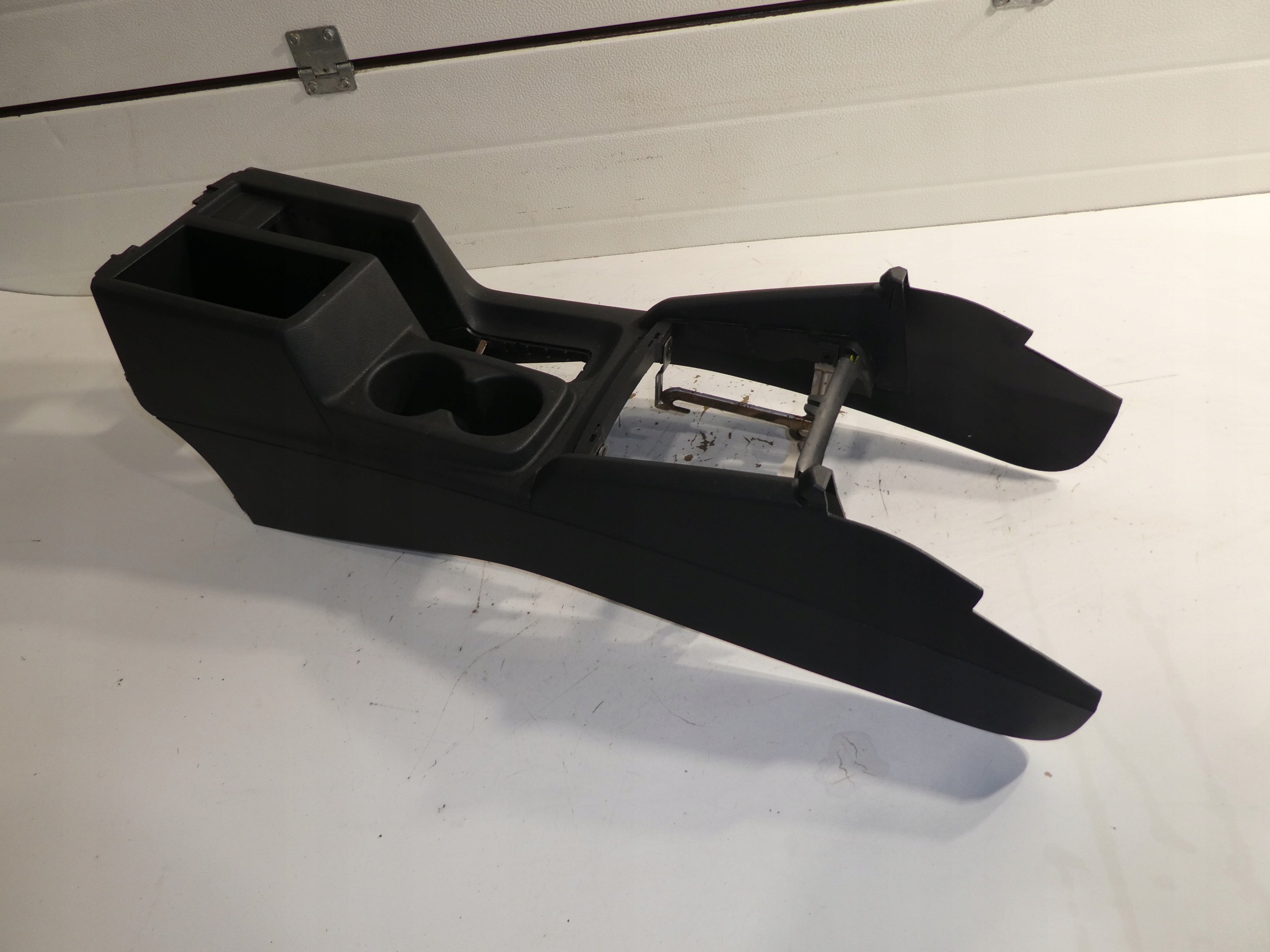 armrest TUNEL central VW AMAROK 2H0863241M