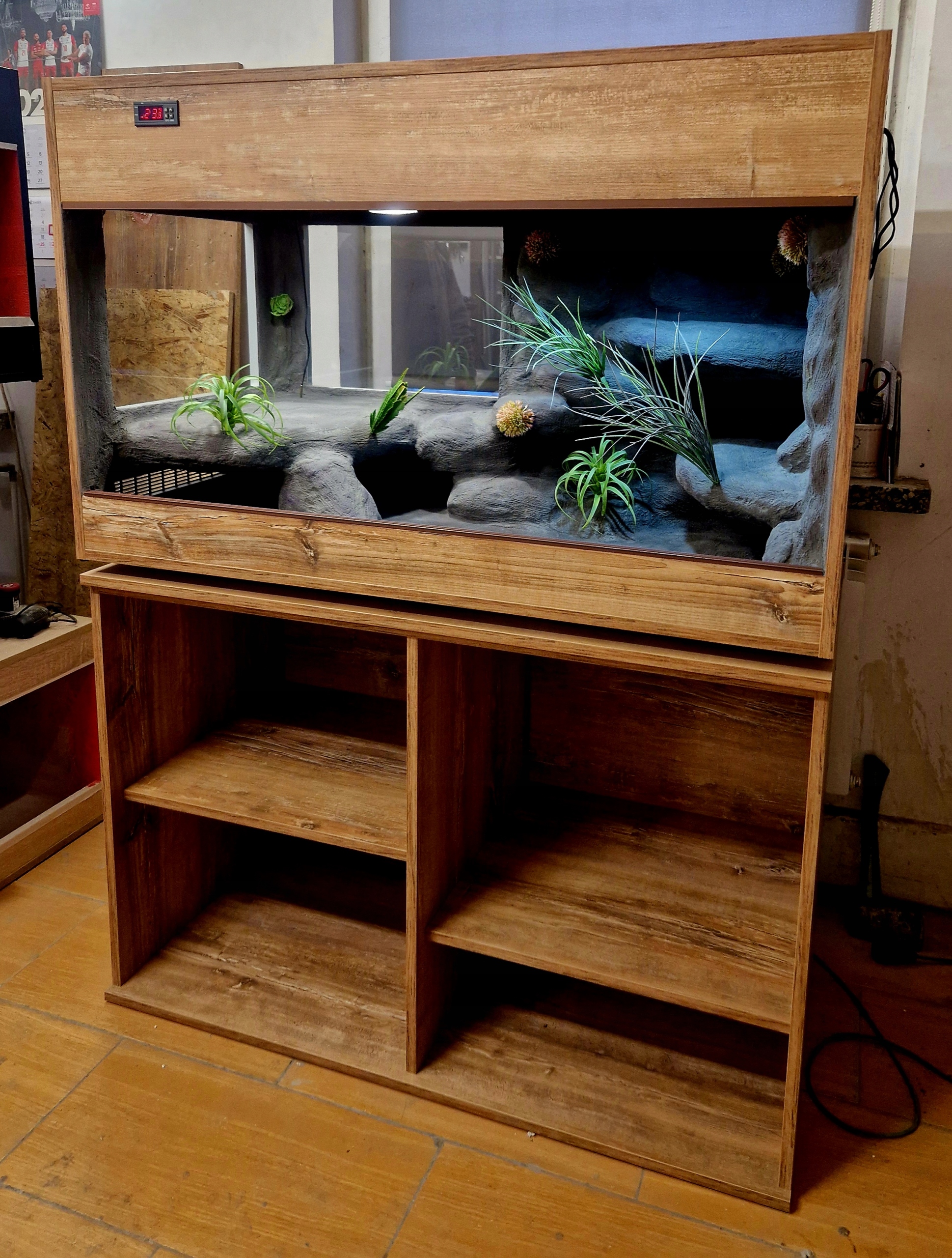 Terárium 120x50x50 Skříňka 120X50X70 Montáž Komplet Objednávka Aranžování