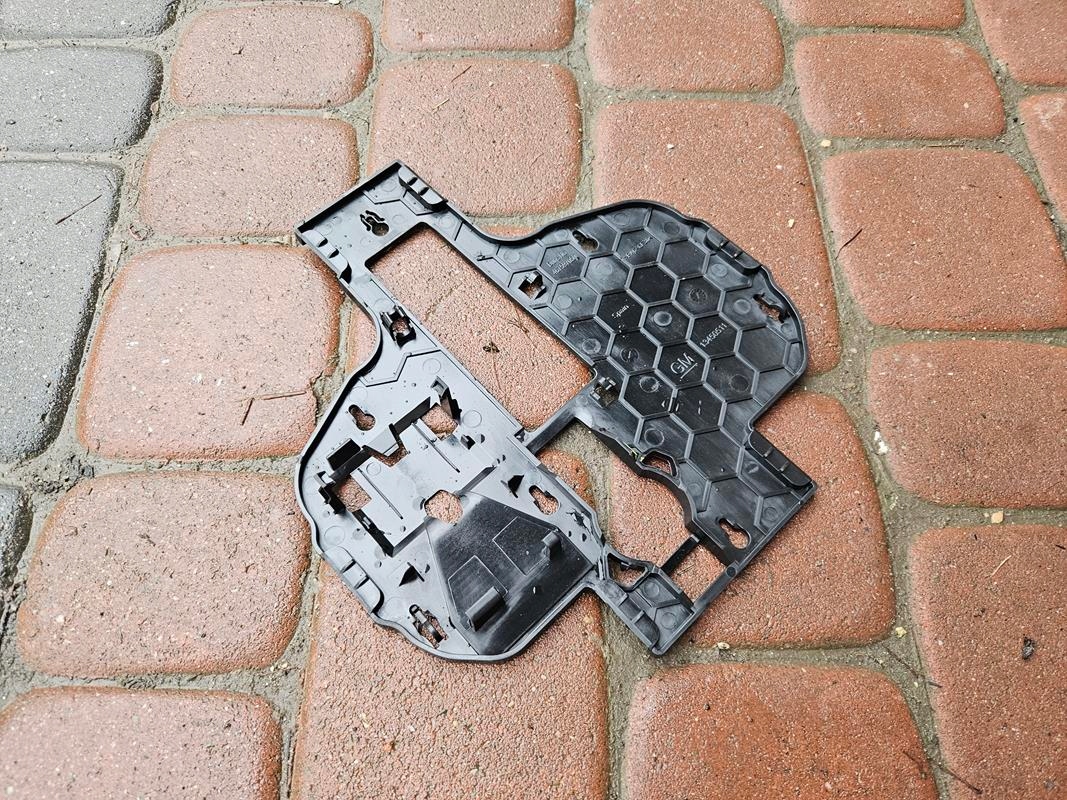 bracket holder console windows kamery mirrors Opel Astra K V 13450511