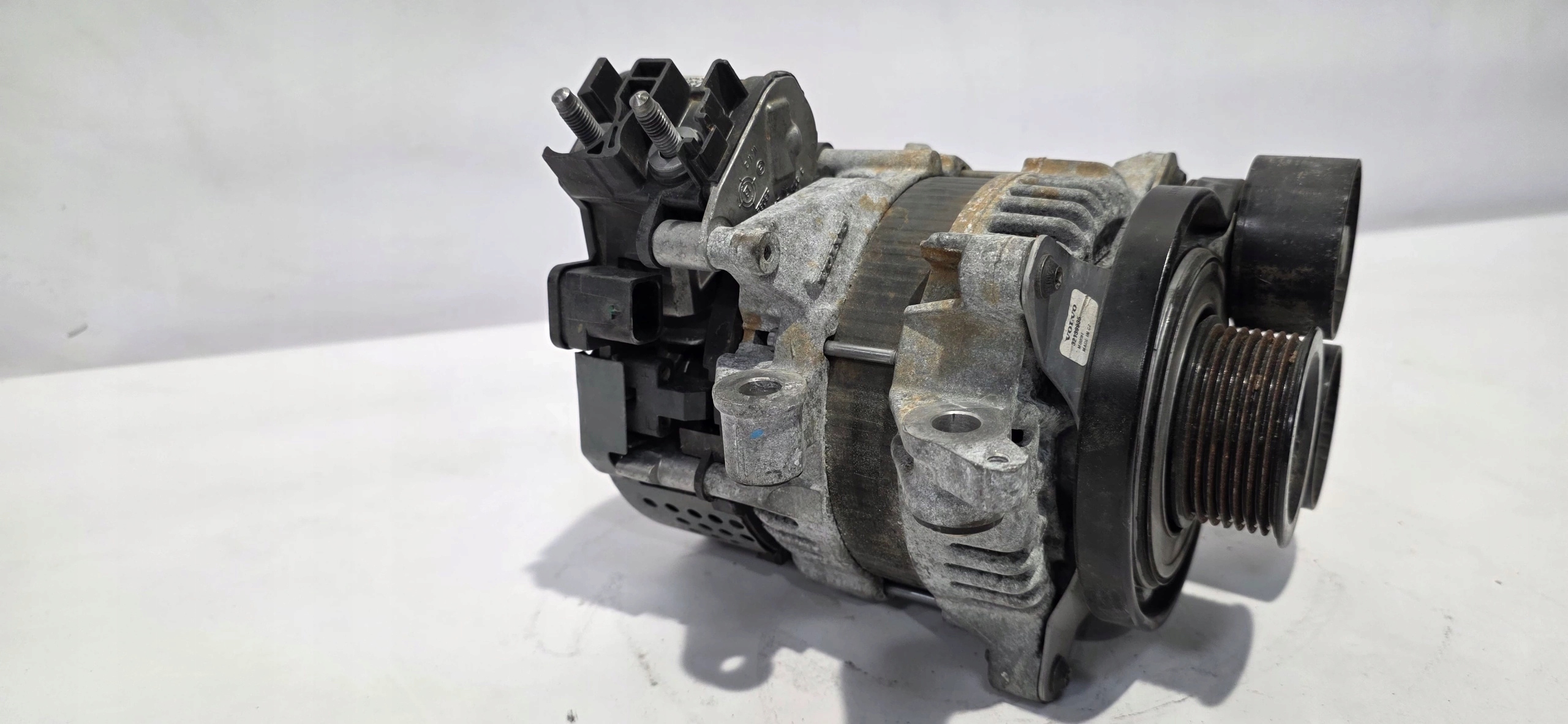 alternátor španovákem VOLVO XC60 II 17- originál 32139935