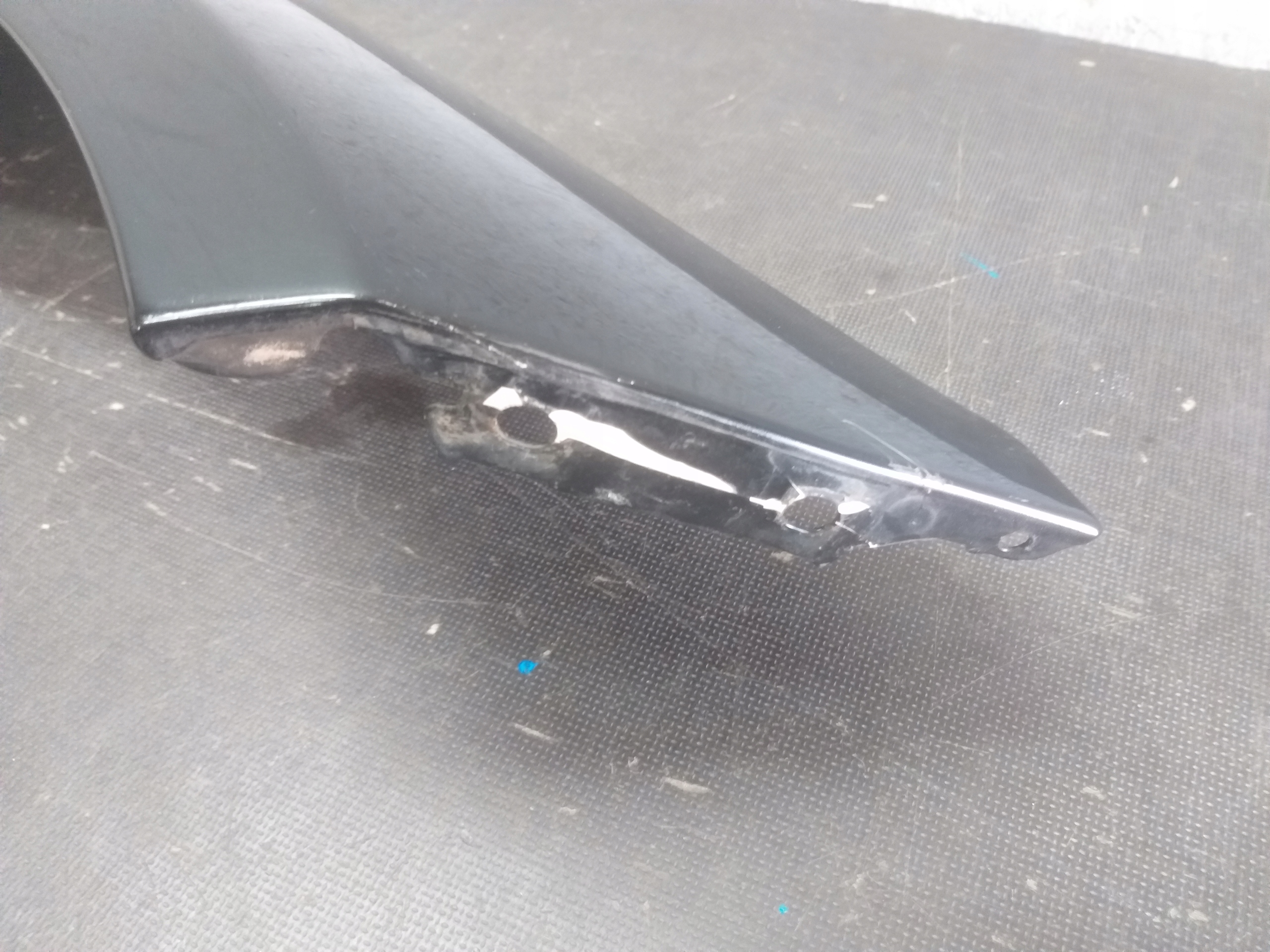 fender front right MERCEDES E KLASA W212