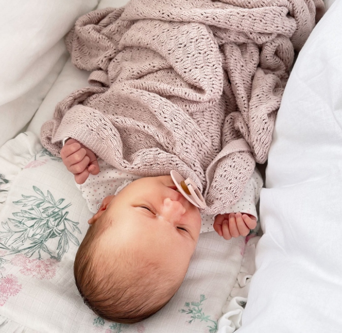 LULLALOVE KOC BAMBUSOWY KOCYCK OTULACZ PUDROWY BEŻ Marka Lullalove