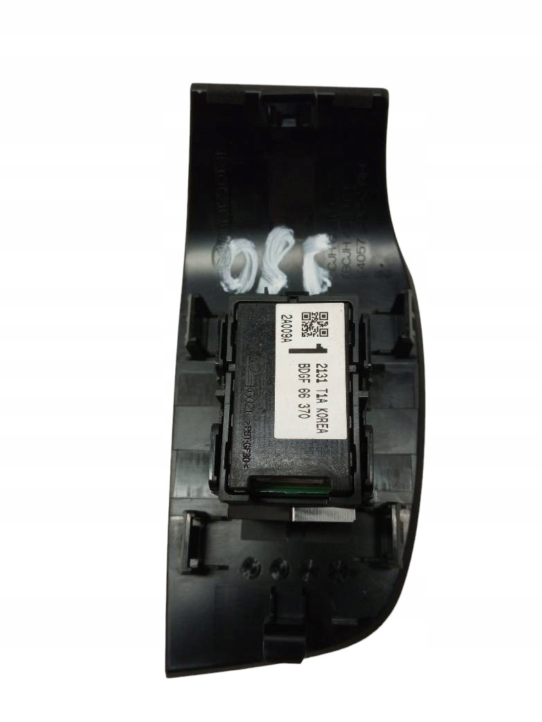 window control switch right front BDGF66370 Mazda 3 IV (2019-)
