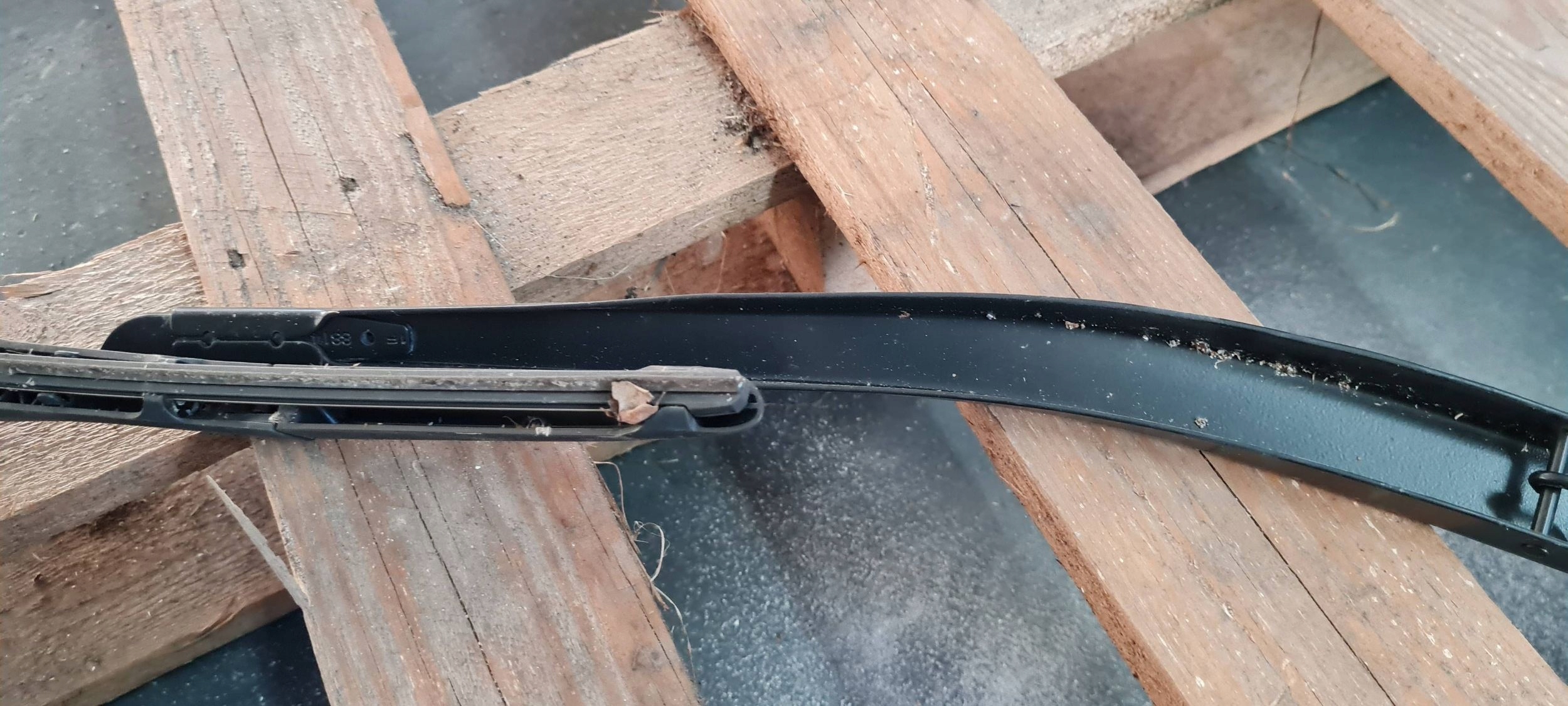Chrysler Pacifica 2022 wiper arm front KOMPLET 2586 2585