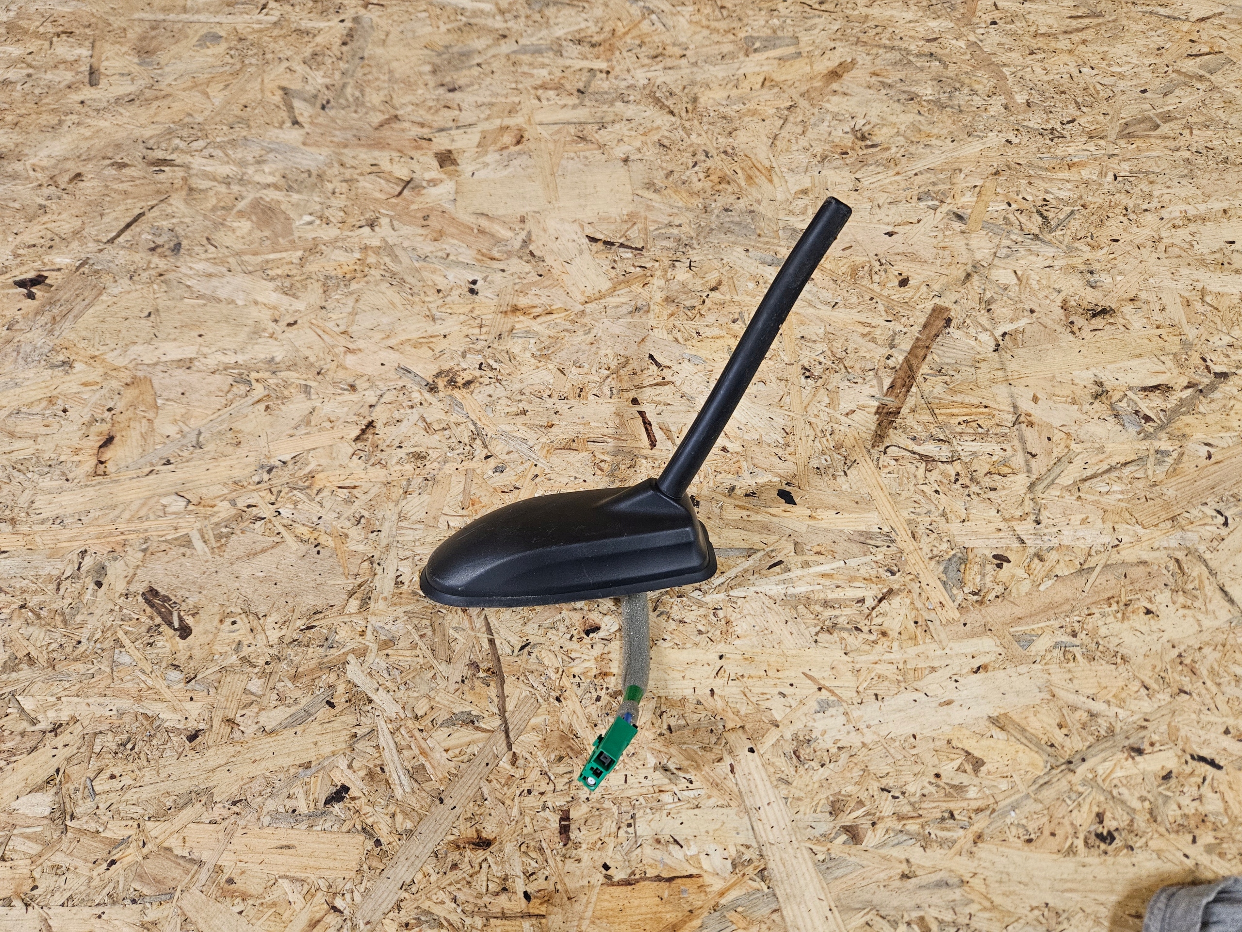 KIA RIO IV LIFT STONIC ANTENA DACHOWA