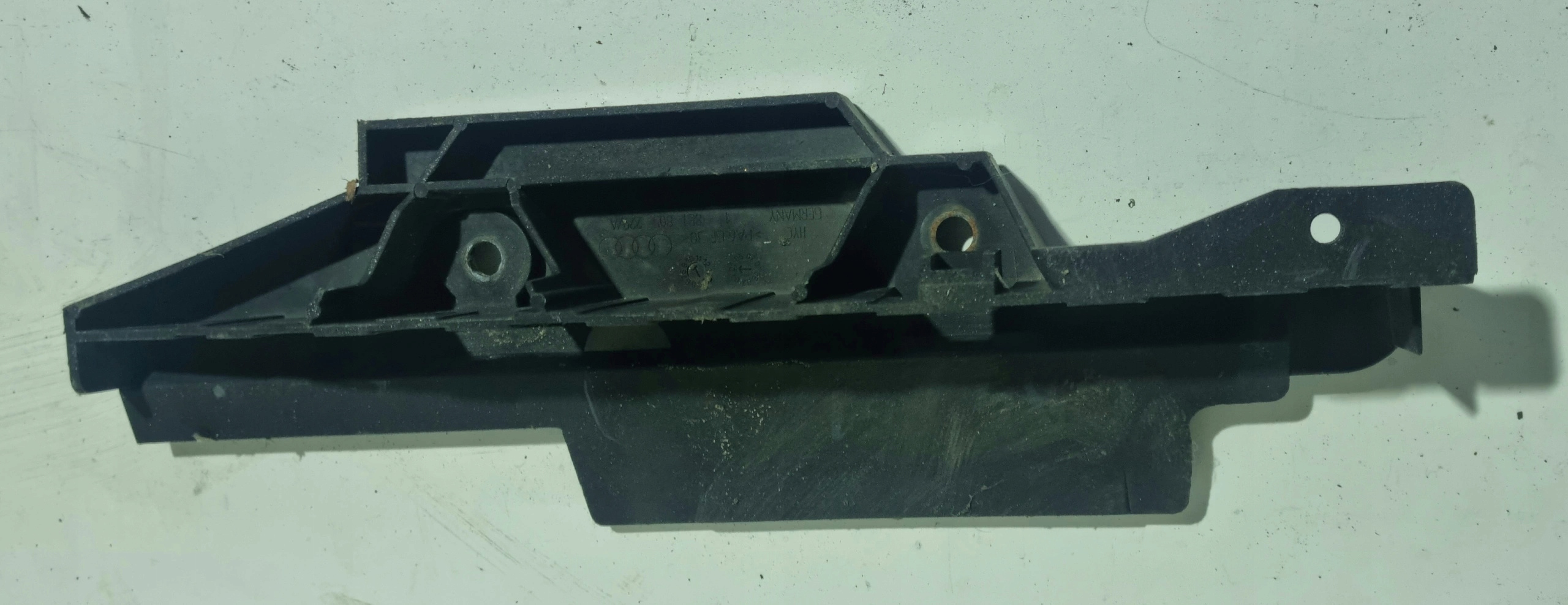 AUDI A4 B6 B7 bracket holder of the battery 8E1805229
