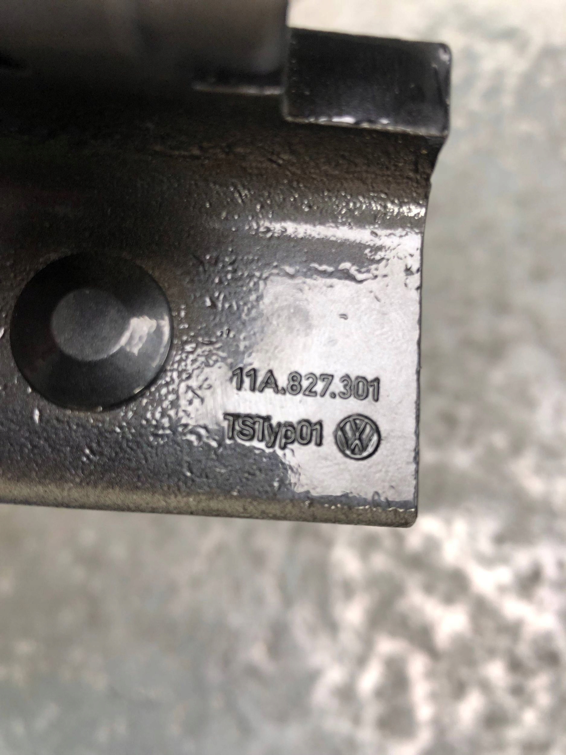hinge bonnet boot VW ID4 ID.4 11A827301