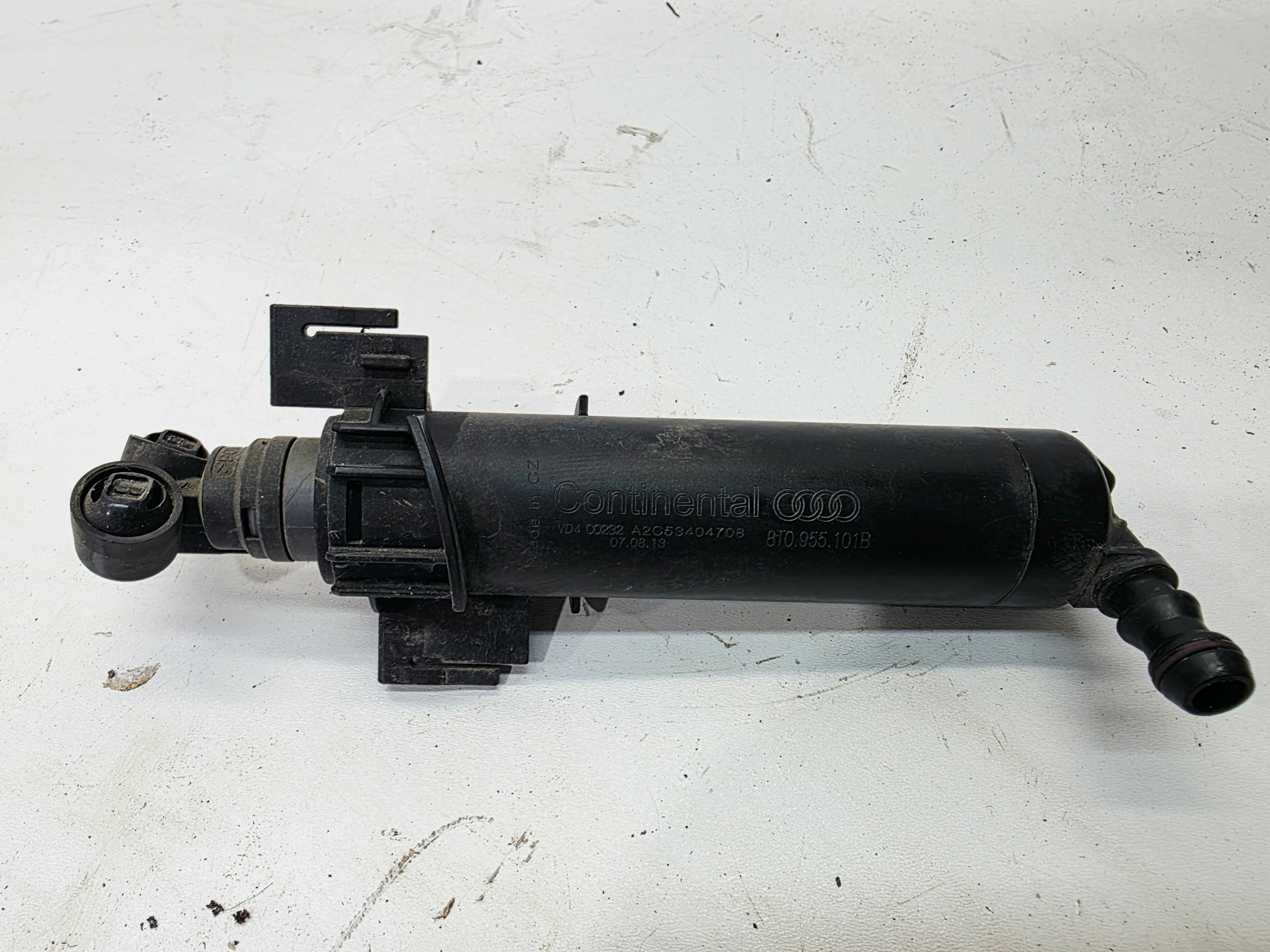 washer REFLEKTORA left AUDI A5 8T 8T0955101B