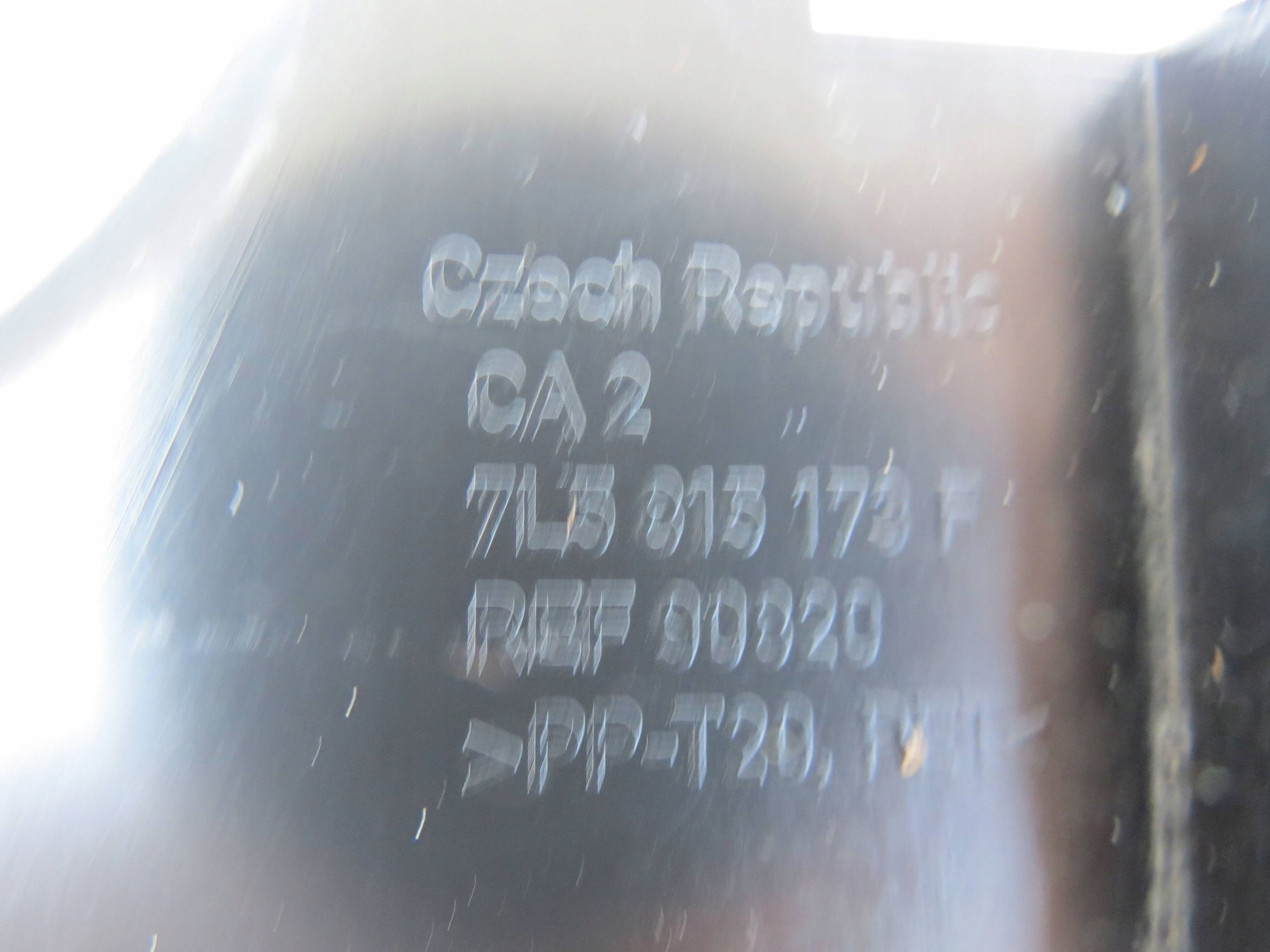 fedél PANEL DOL DOLNA DESKI PORSCHE CAYENNE 7L5815173F