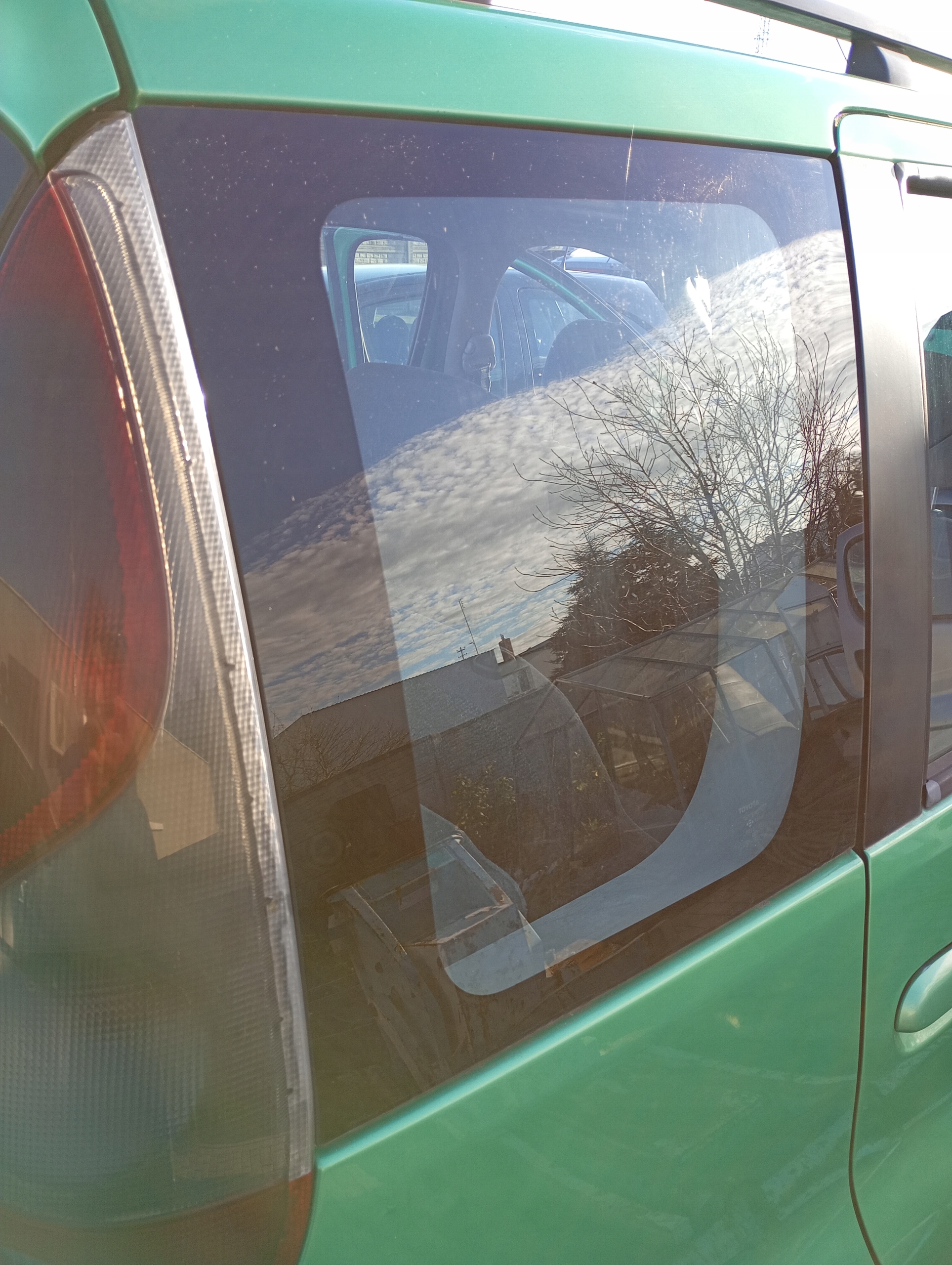 Toyota Yaris Verso and 1 00-05 window side bodywork right left