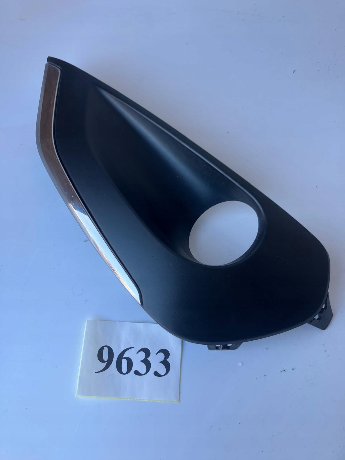 grid frame fog lights right front PEUGEOT 208 and LIFT