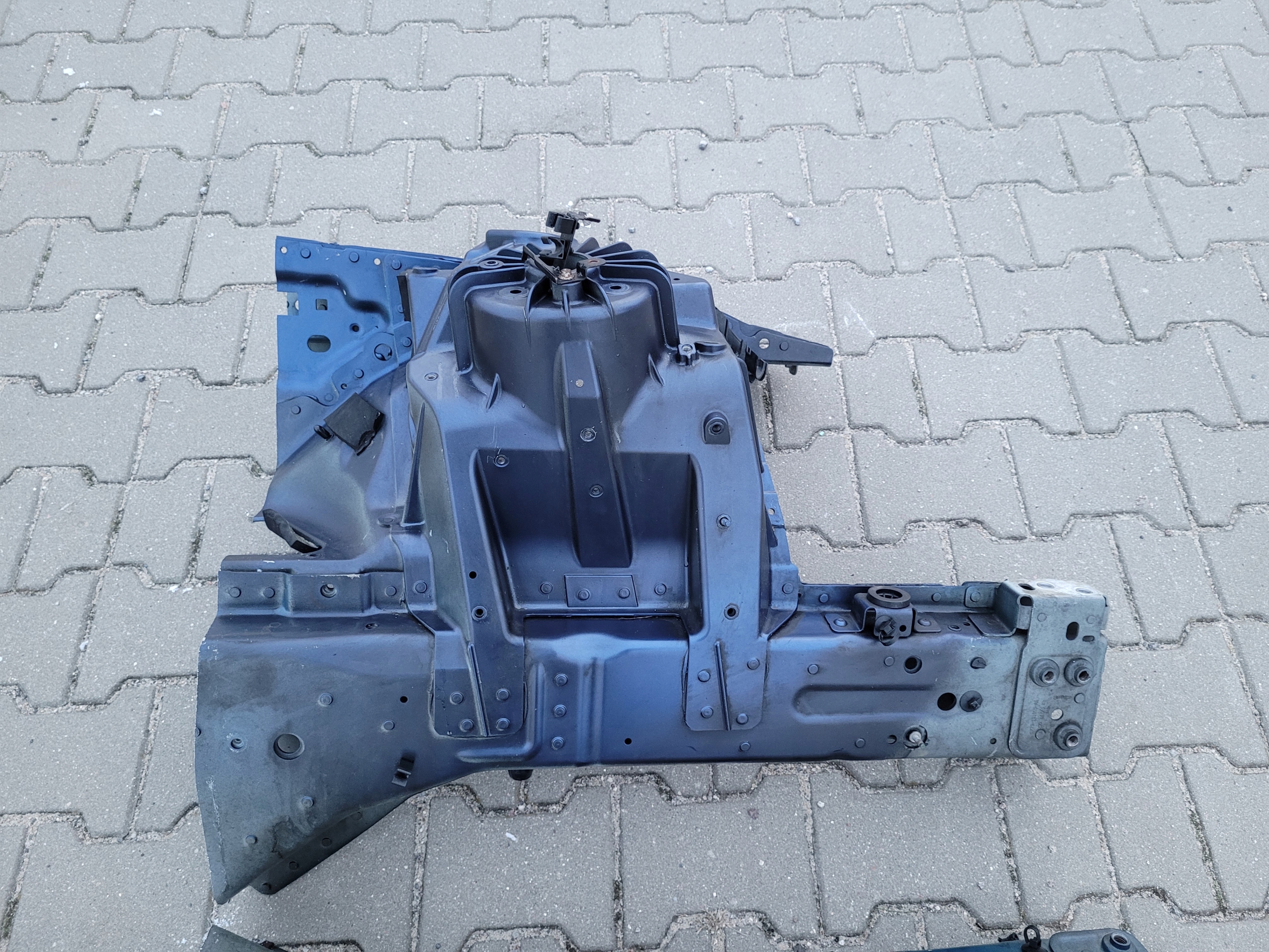 quarter front front right left JAGUAR XE X760 JAC BLUEFIRE