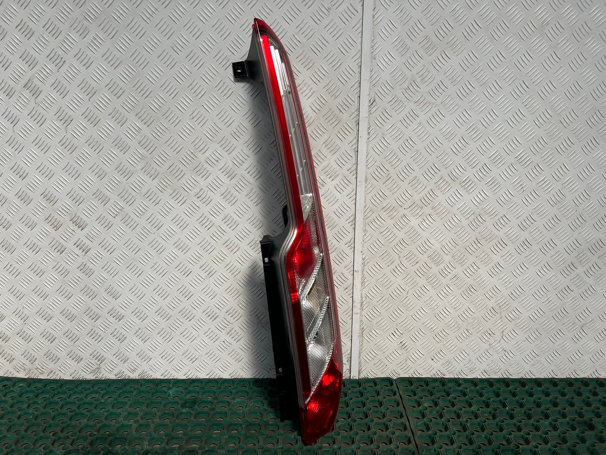 FORD TRANSIT CUSTOM LIFT 18-22 light rear right BK2113404AJ EUROPA