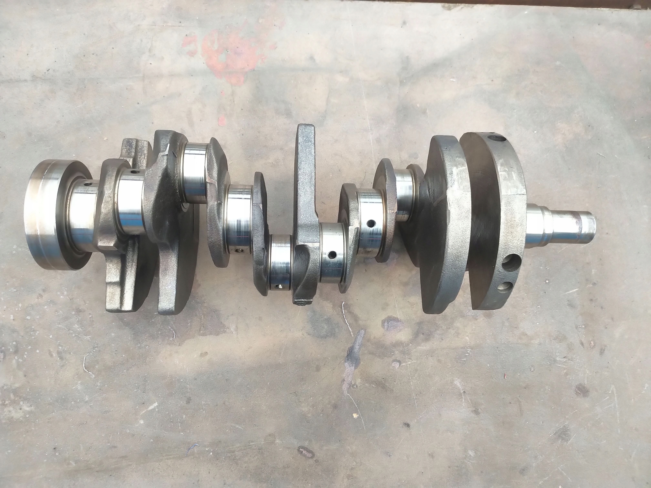 PAJERO HYUNDAI GALLOPER 3,0 V6 G6AT WAŁ KORBOWY