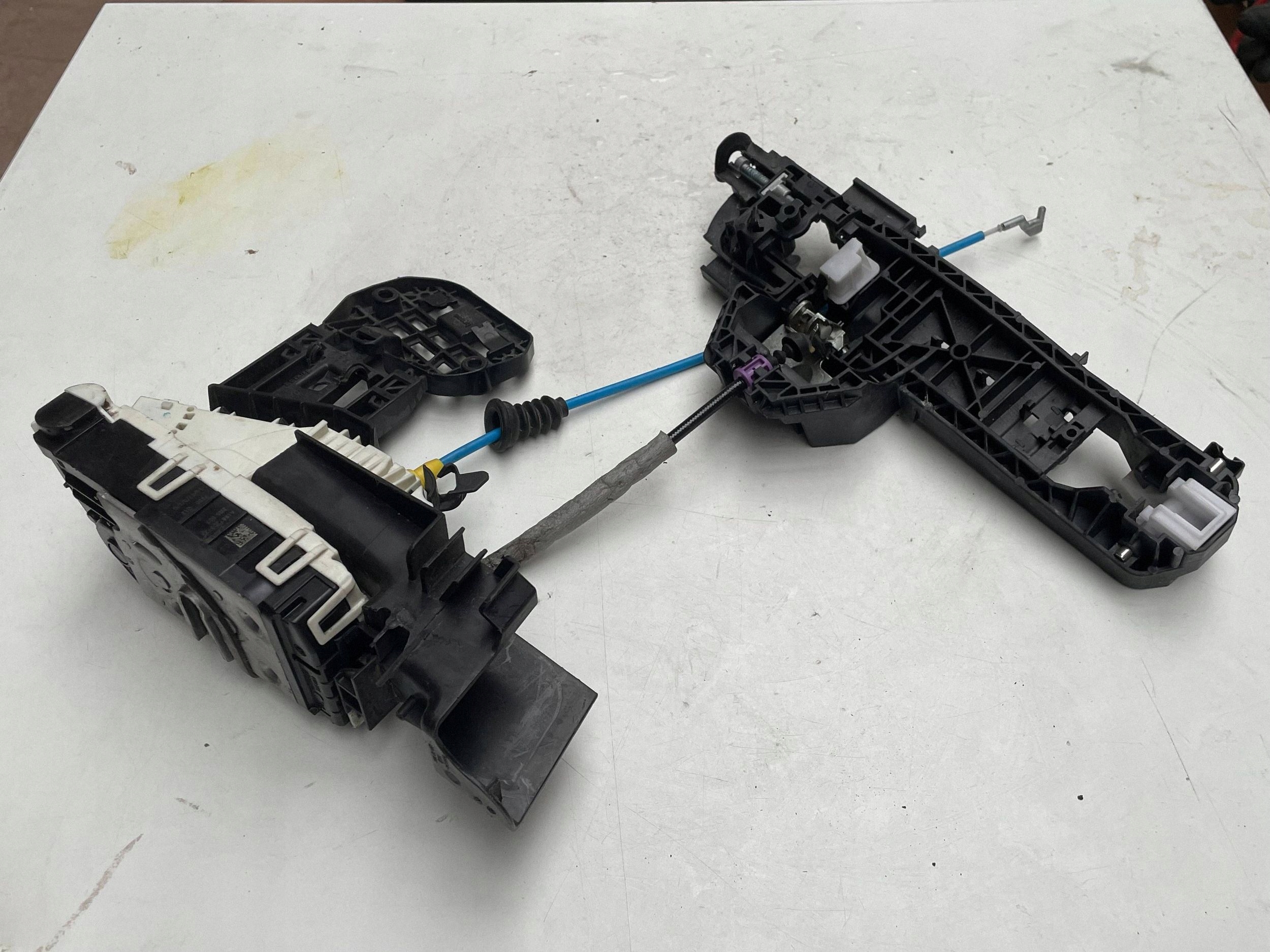 handle exterior left rear part MERCEDES W176 A2047602134 !J