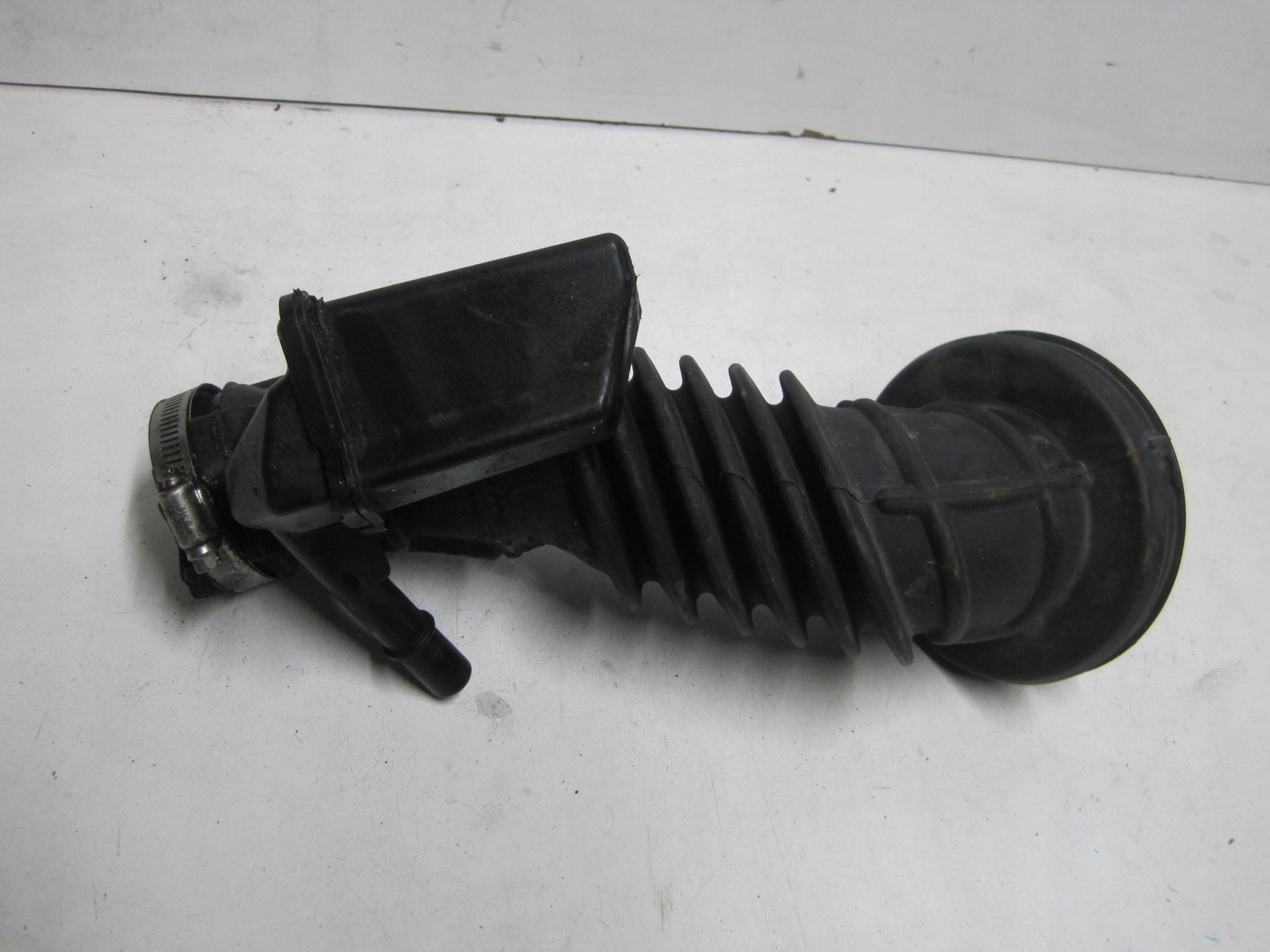 hose pipe Opel 84128488