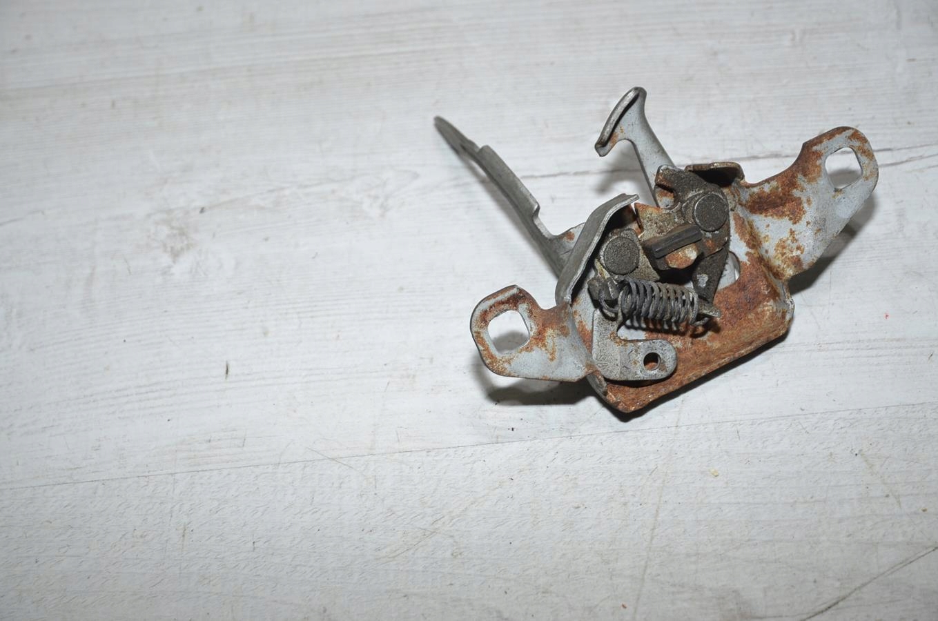 bonnet latch lock Dacia Duster and LIFT 15r