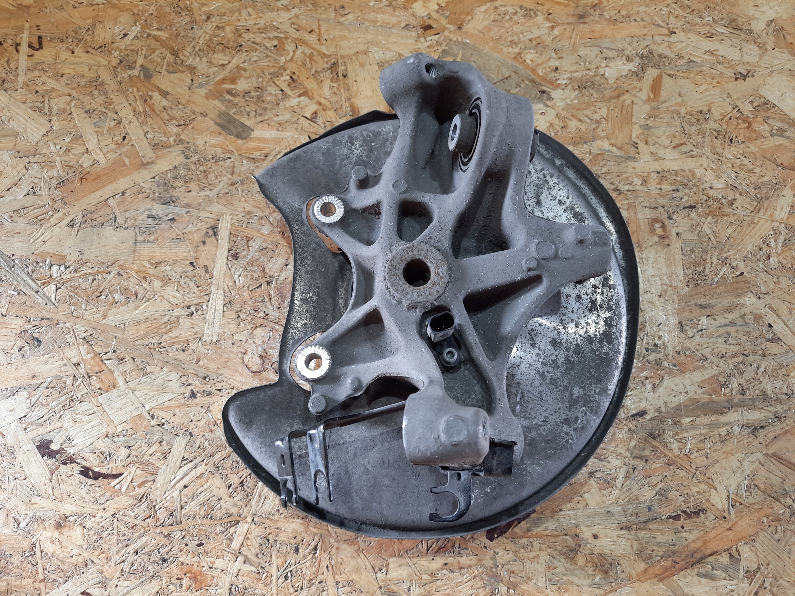 8W0505431T 8W0505459F - Кросовер лівий задній AUDI A4 B9 A5 F5 2.0 TFSI