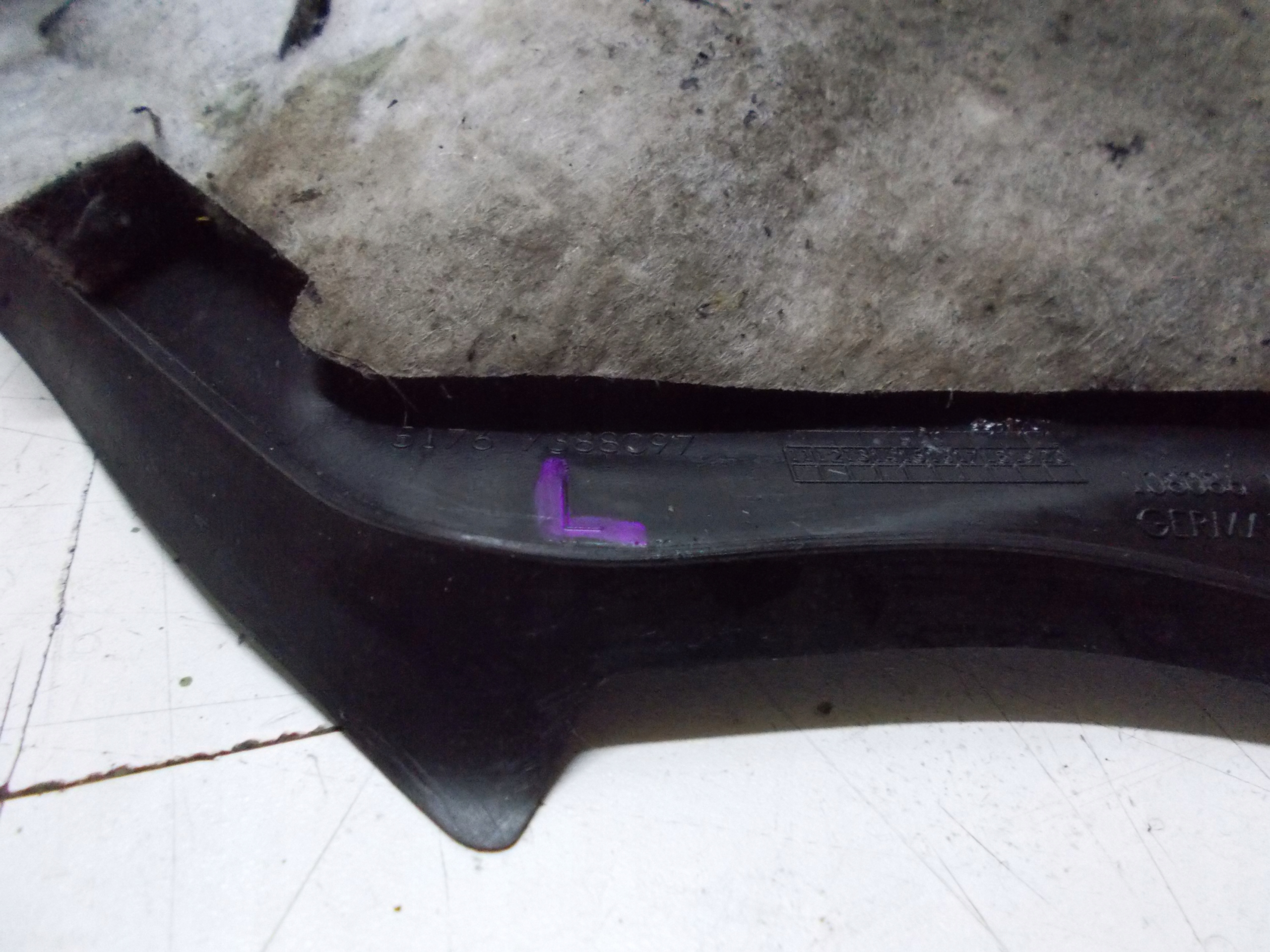 MINI COUNTRYMAN 19R 1.5 gasket under the window left 7388097