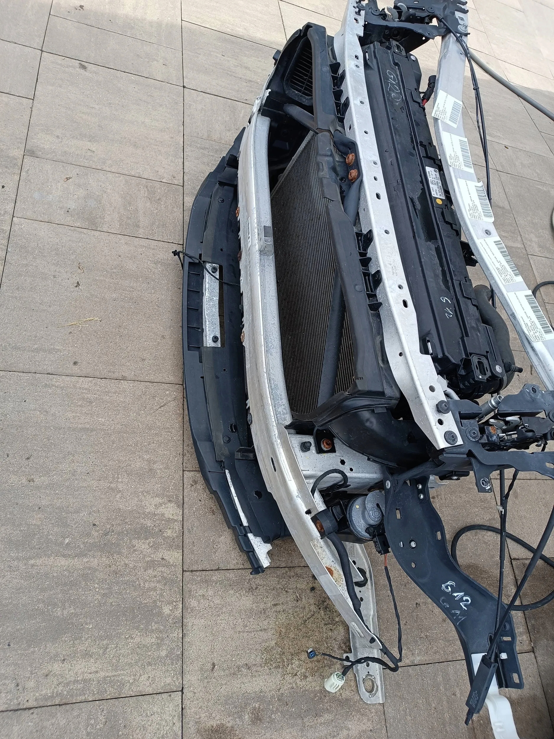 BMW 7 G11 G12 KOMPLETNY PAS PRZEDNI