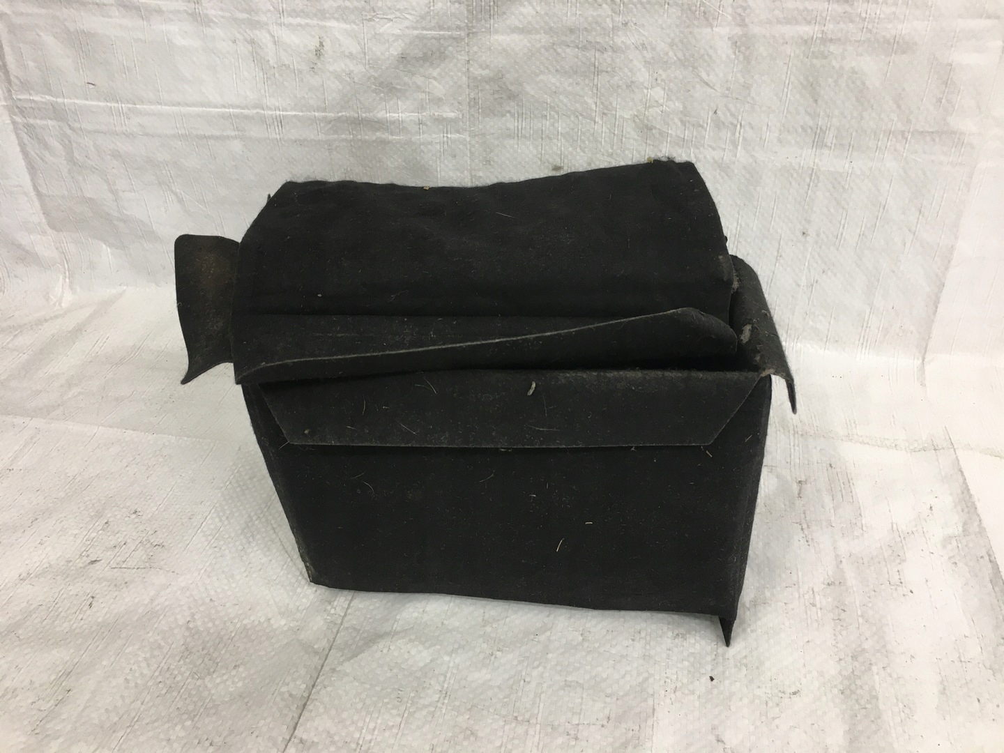 VW AUDI SKODA SEAT OCIEPLACZ OSŁONA AKUMULATORA 1K0915411A