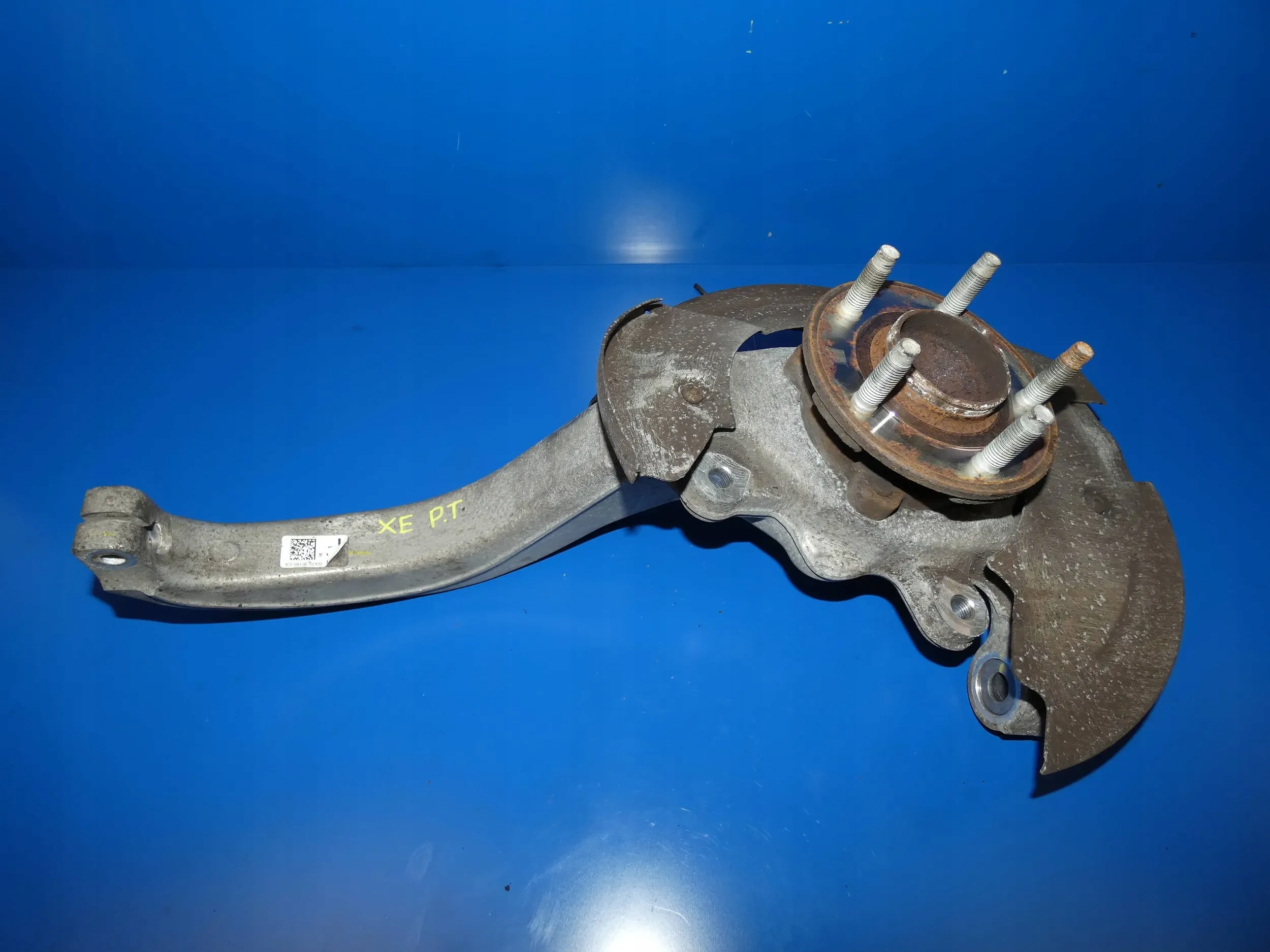 Jaguar XE X760 swing of the pivot right right front front