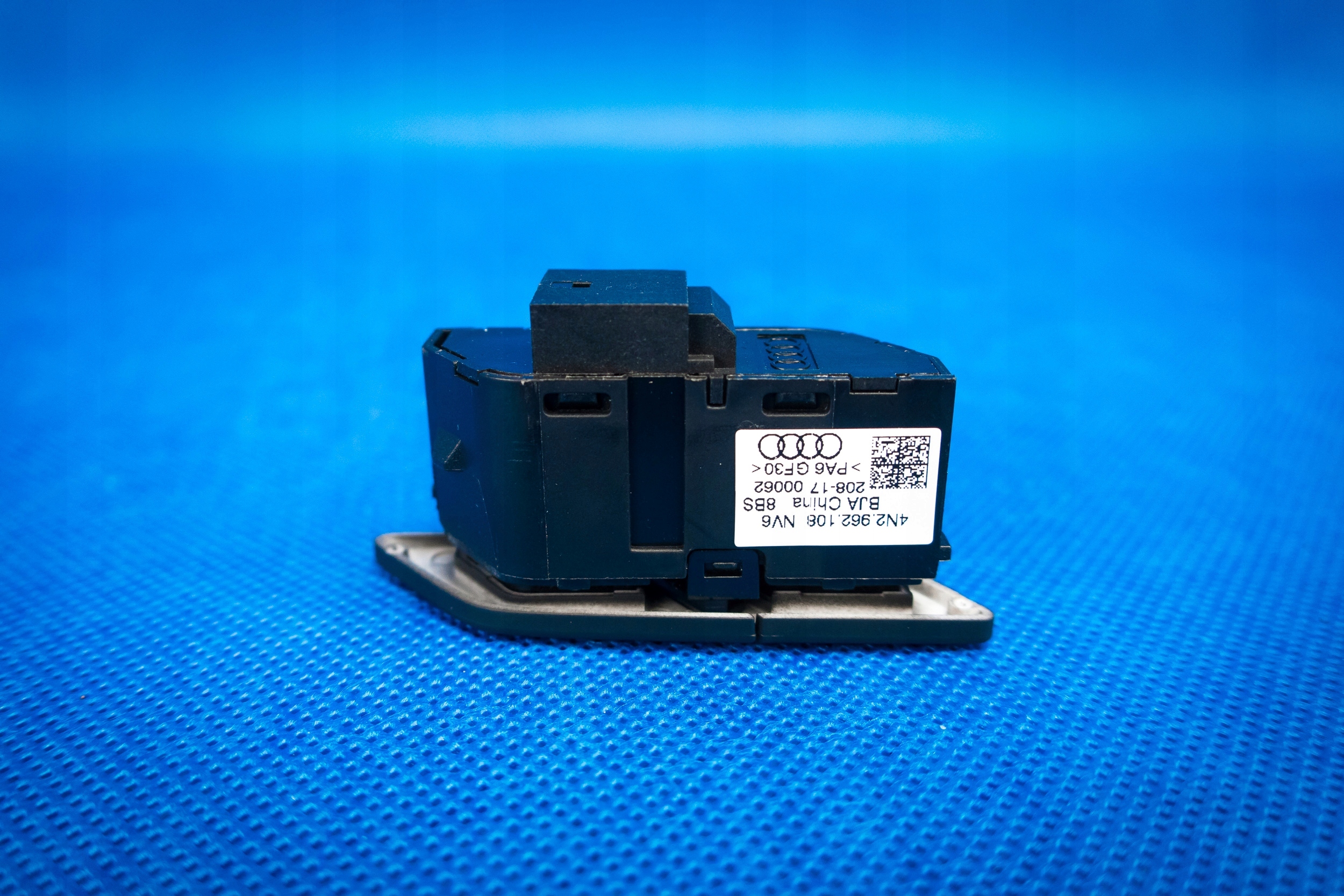 switch of a lock central Audi A8 4N 4N2962108