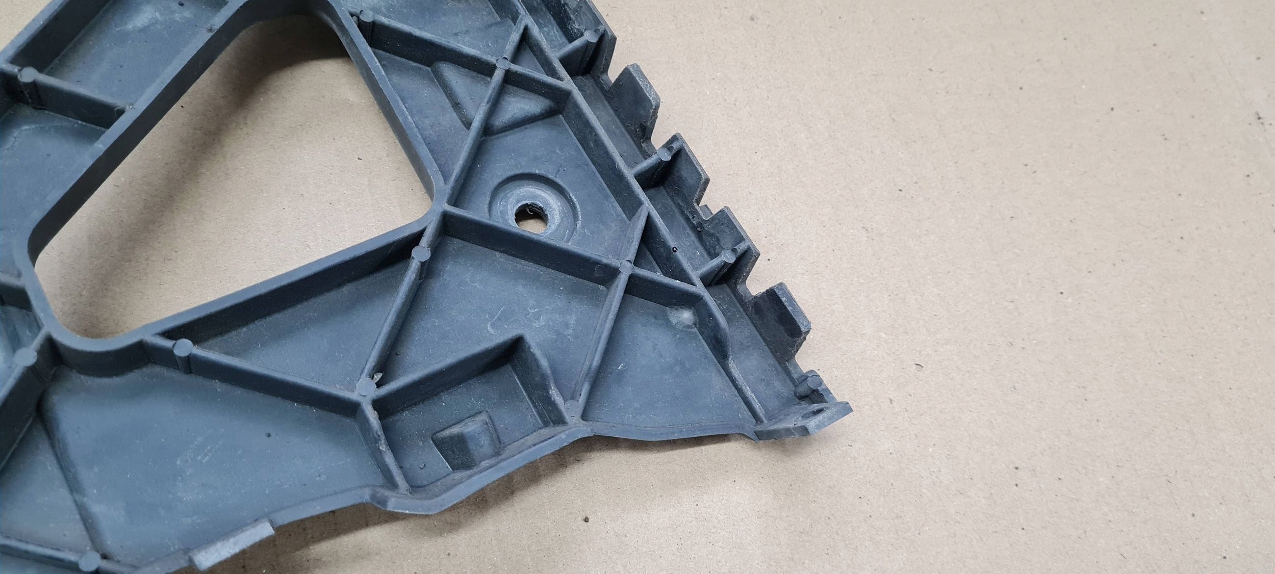 A6 C6 LIFT Support Poignée Support plaque Pare choc Gauche Avant 4F0807227