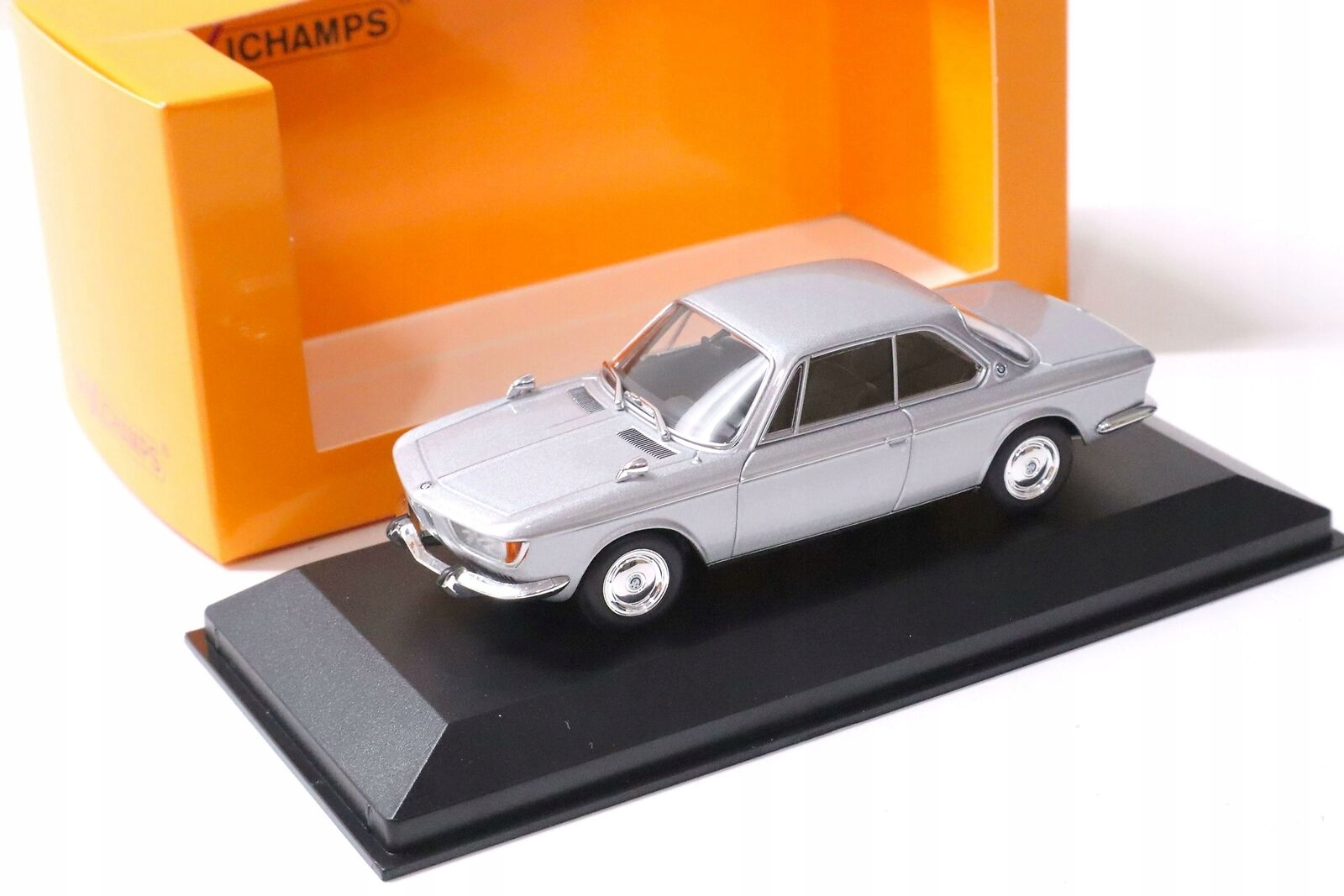 BMW 2000 CS Coupe - 1967 Silver Minichamps 1:43