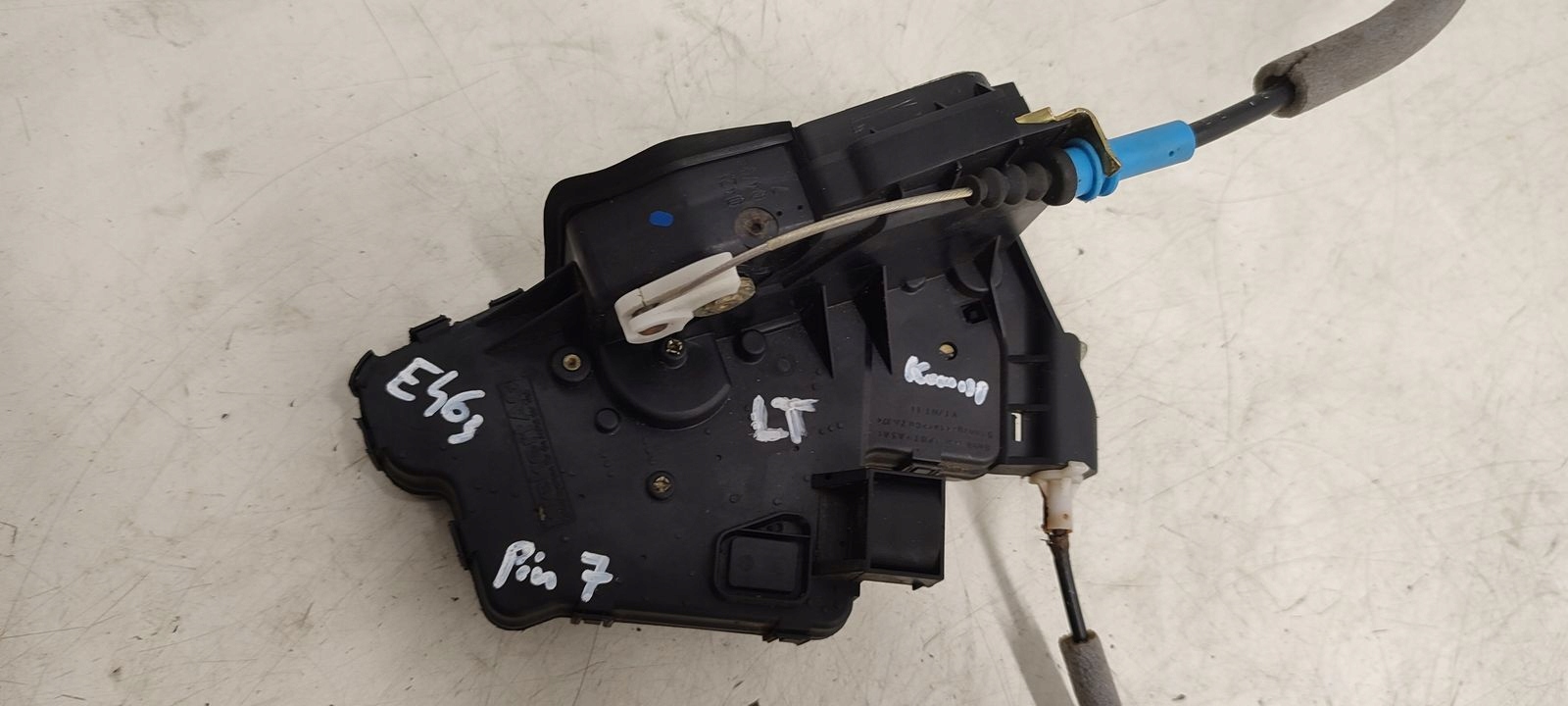 lock door rear part rear left BMW E46 2,2 LIFT