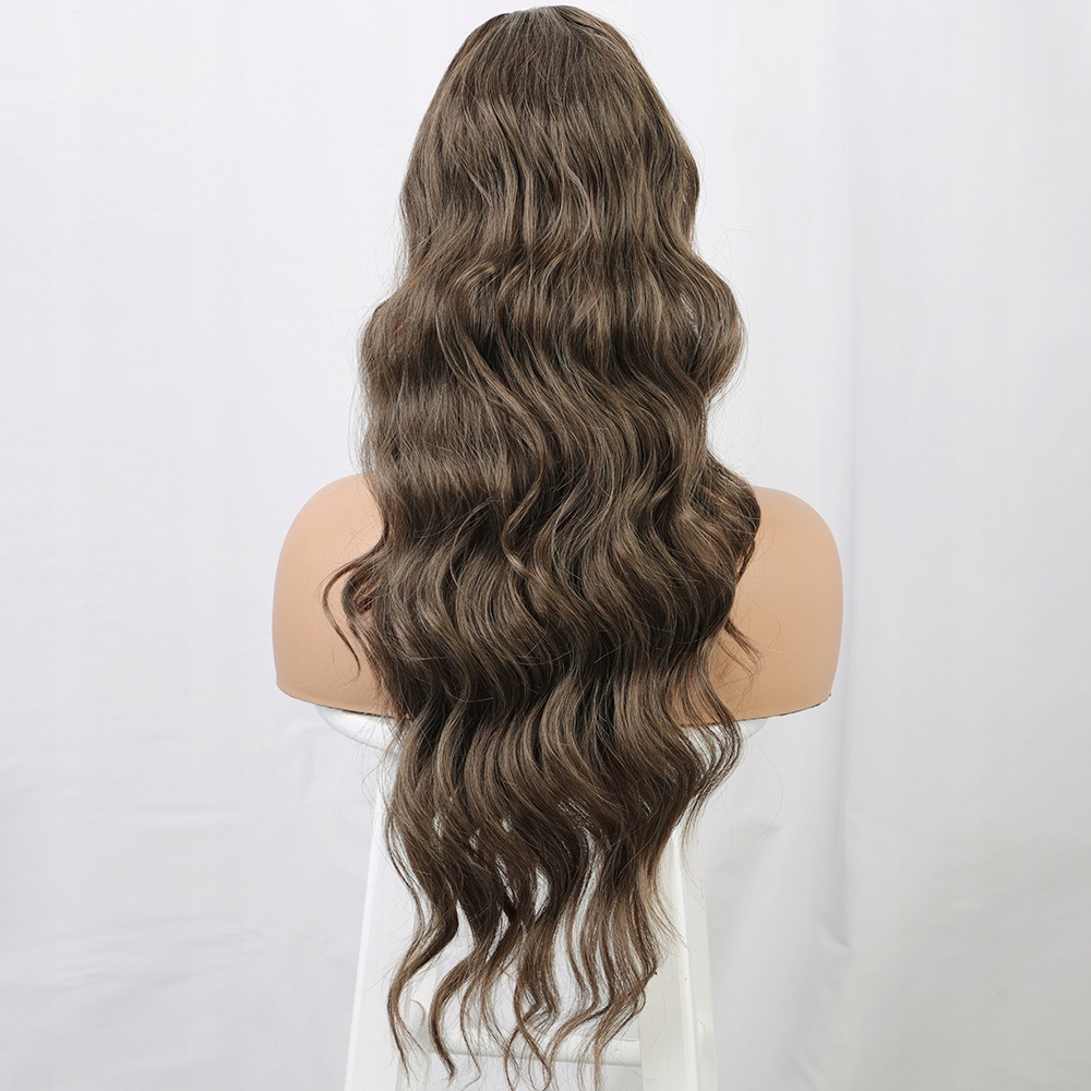 Vlnitý Ponytail se stahovací gumou hnědošedá