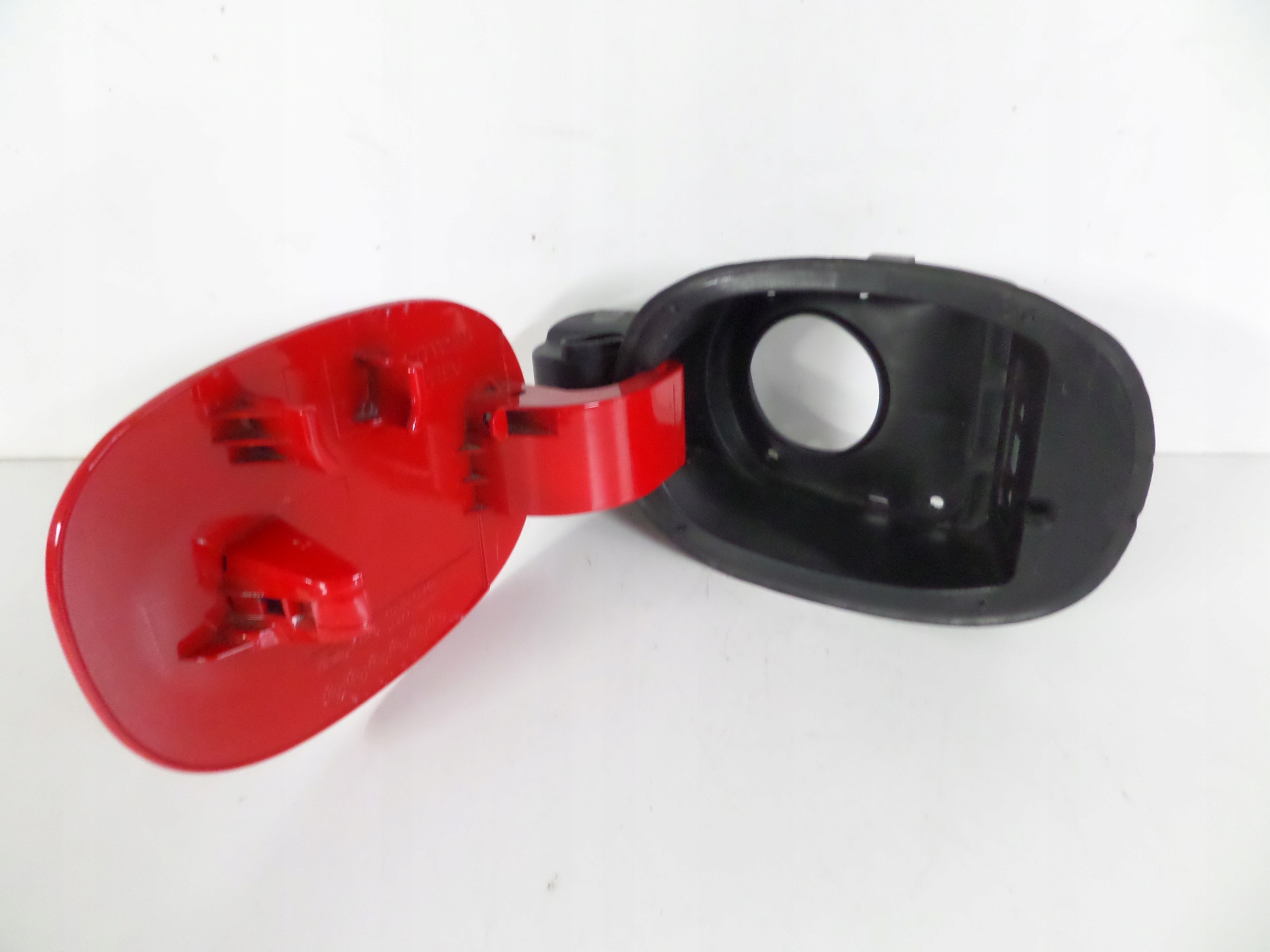 VOLET TRAPPE CARBURANT CARBURANT KIA PRO CEED III 19- KOMBI