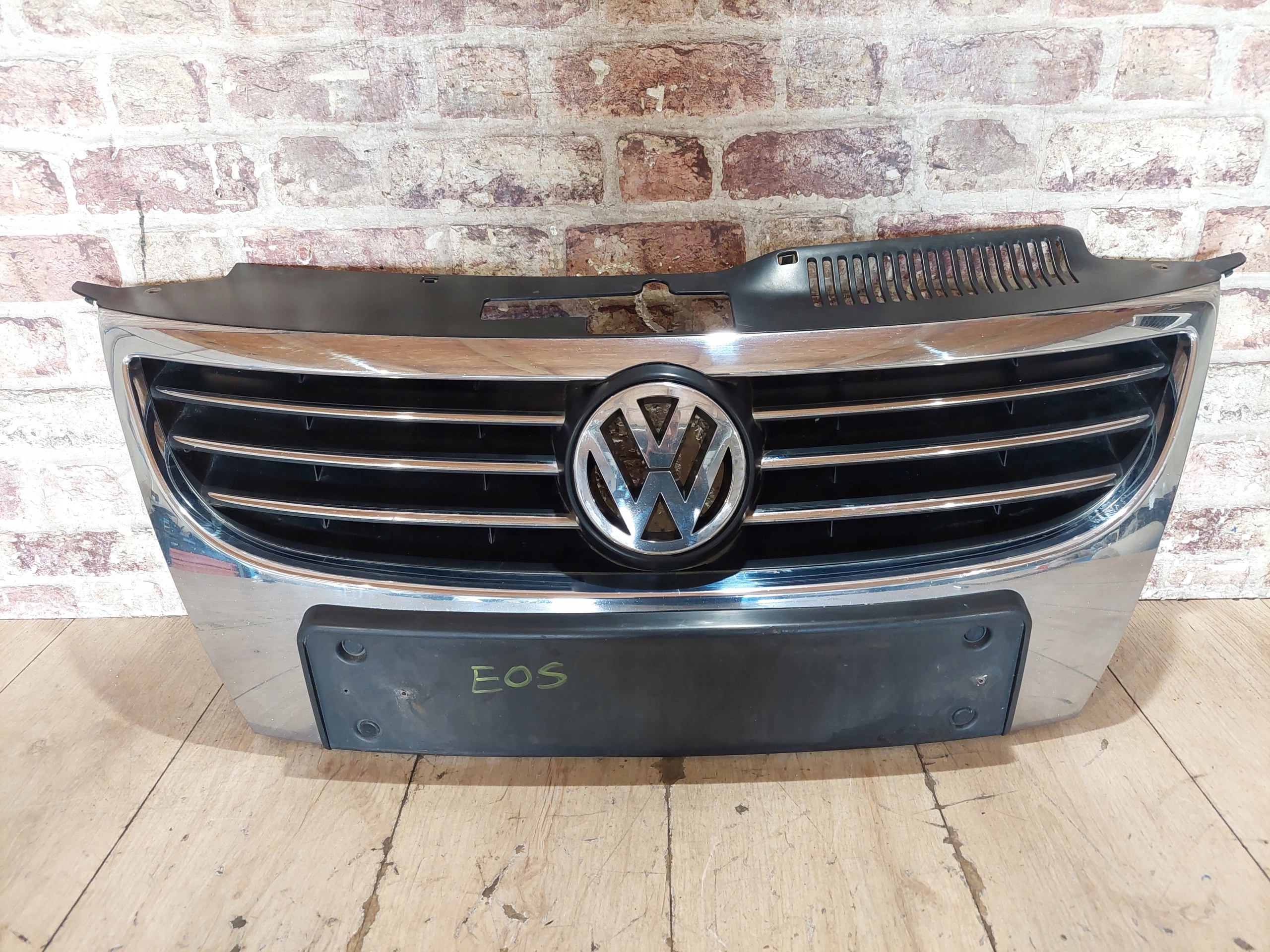 GRILL ATRAPA CHŁODNICY VOLKSWAGEN EOS 2005/2010 ROK CHROM