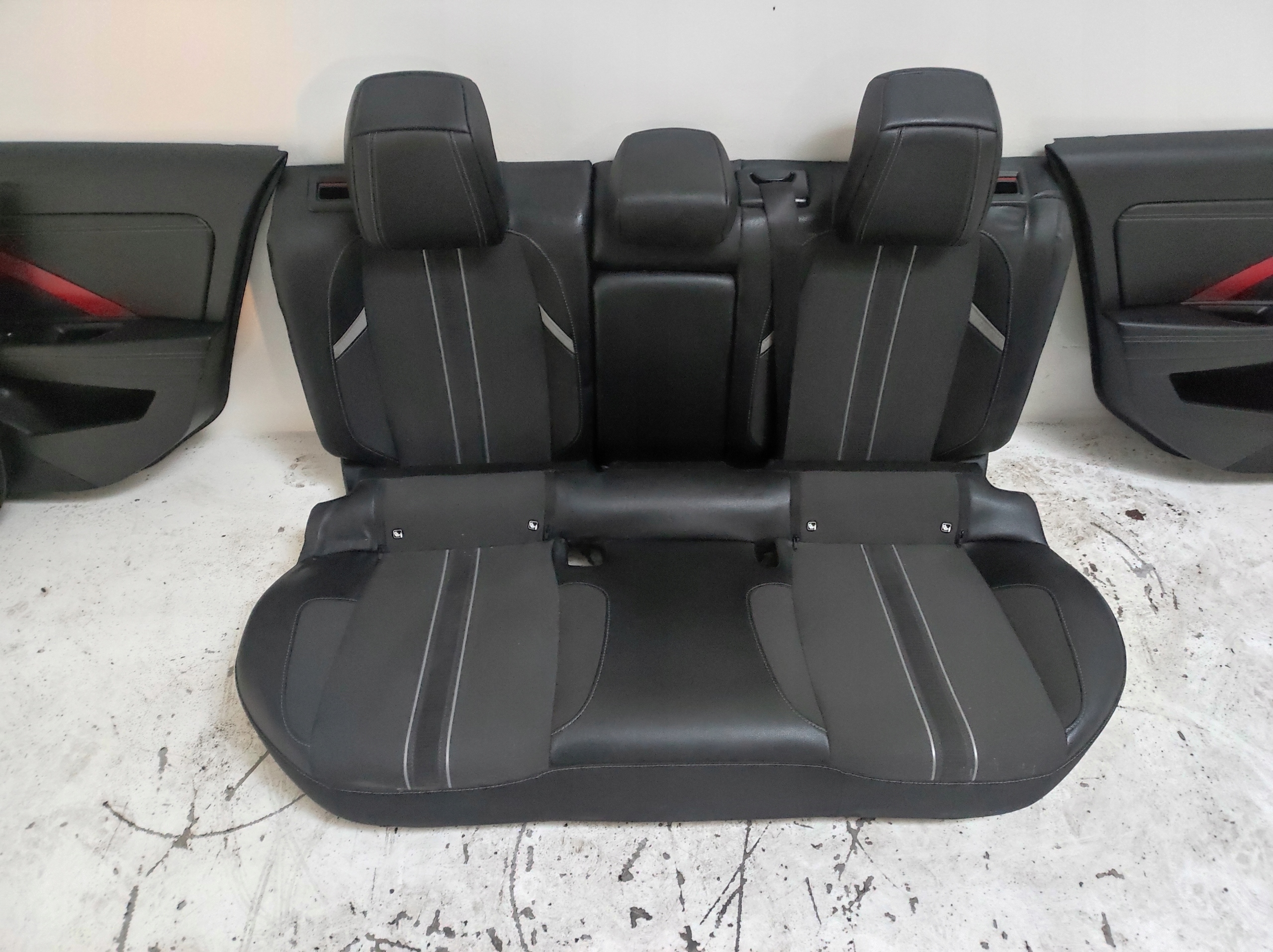 кресла диван обивка Салон Astra л VI 6 5D HB