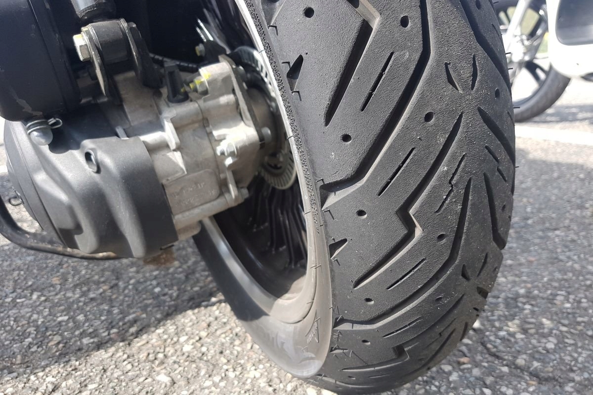 Pirelli Angel Scooter 120/70-12 ŚWIEŻE Kod producenta 2769700