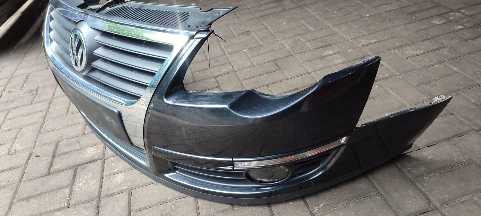 bumper front front VW Passat B6 2,0 TDI CR LC9X
