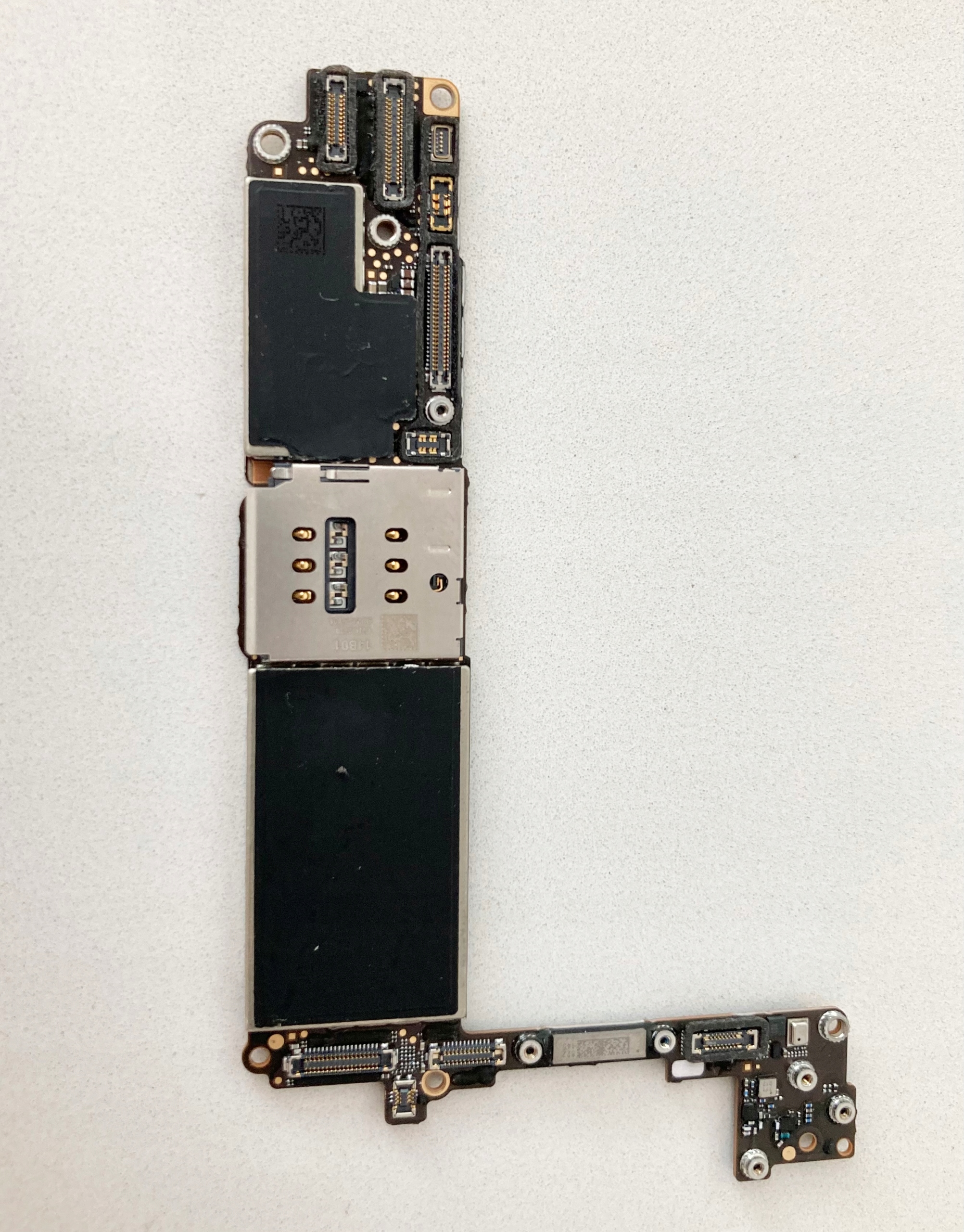 Płyta główna iPhone 8 64GB + home + pudełko Producent Apple