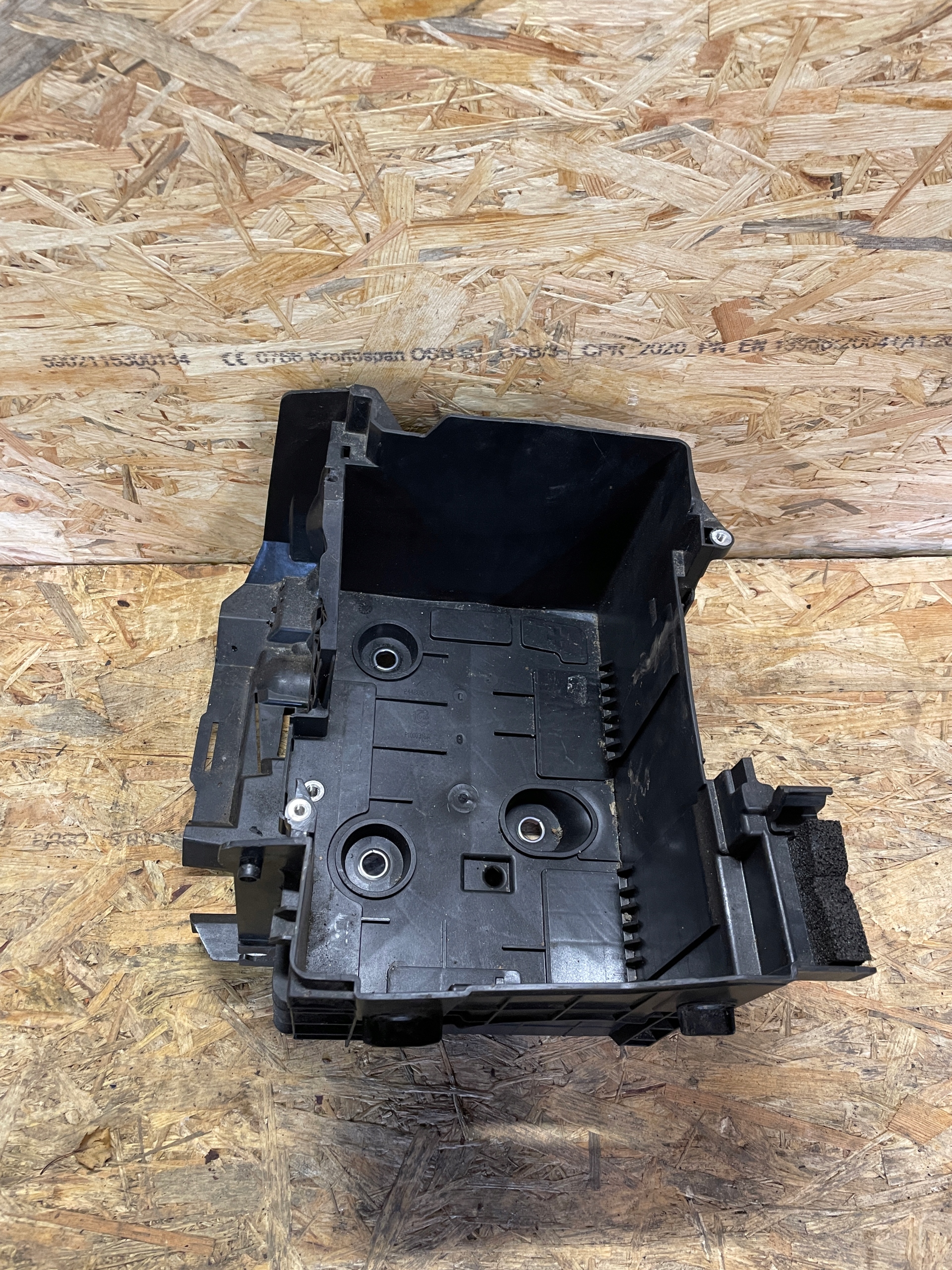 OBUDOWA PODSTAWA AKUMULATORA RENAULT MEGANE SCENIC IV 244280249R