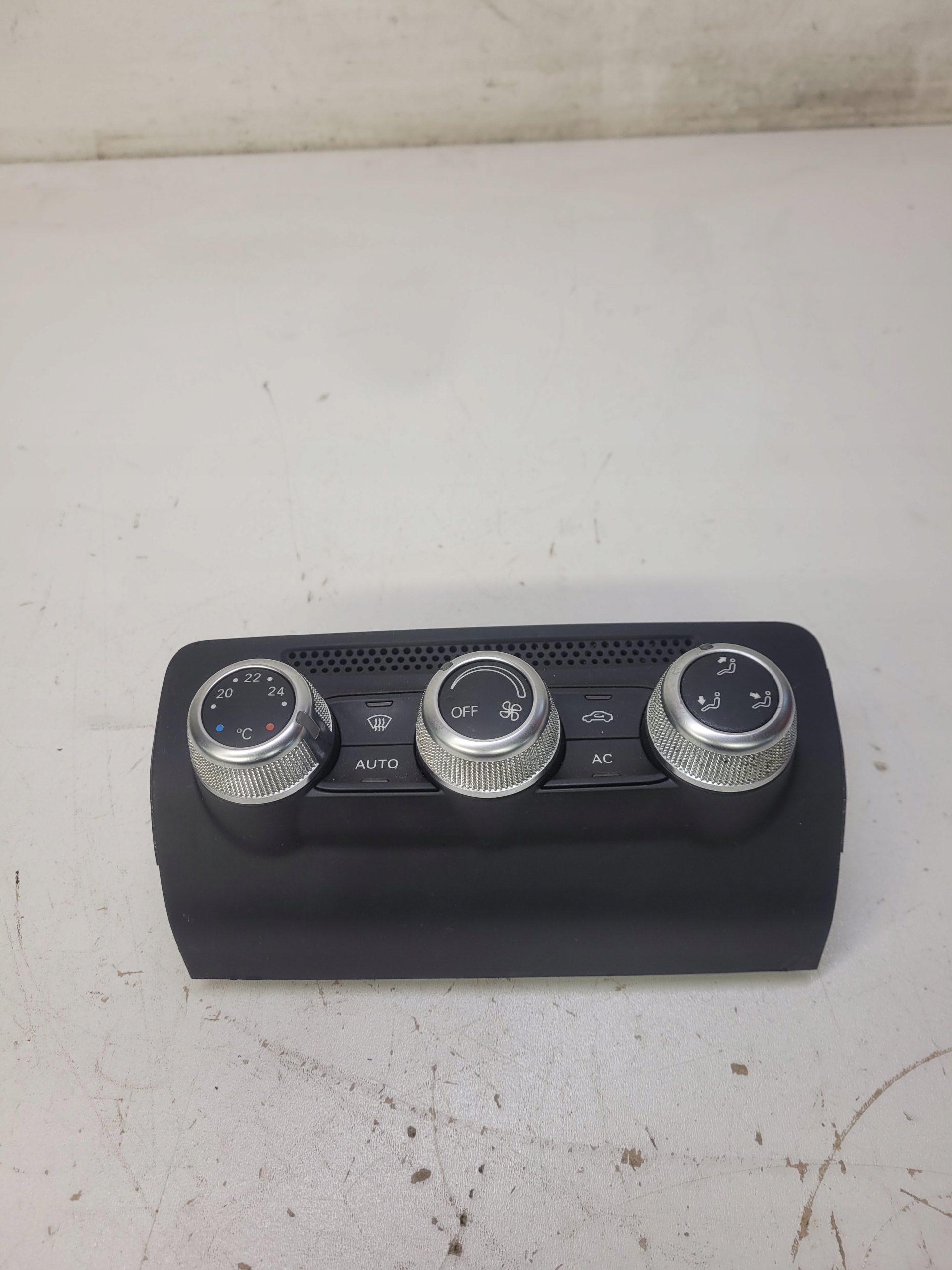 PANEL KLIMATRONIK AUDI A1 8X 8X0820043A