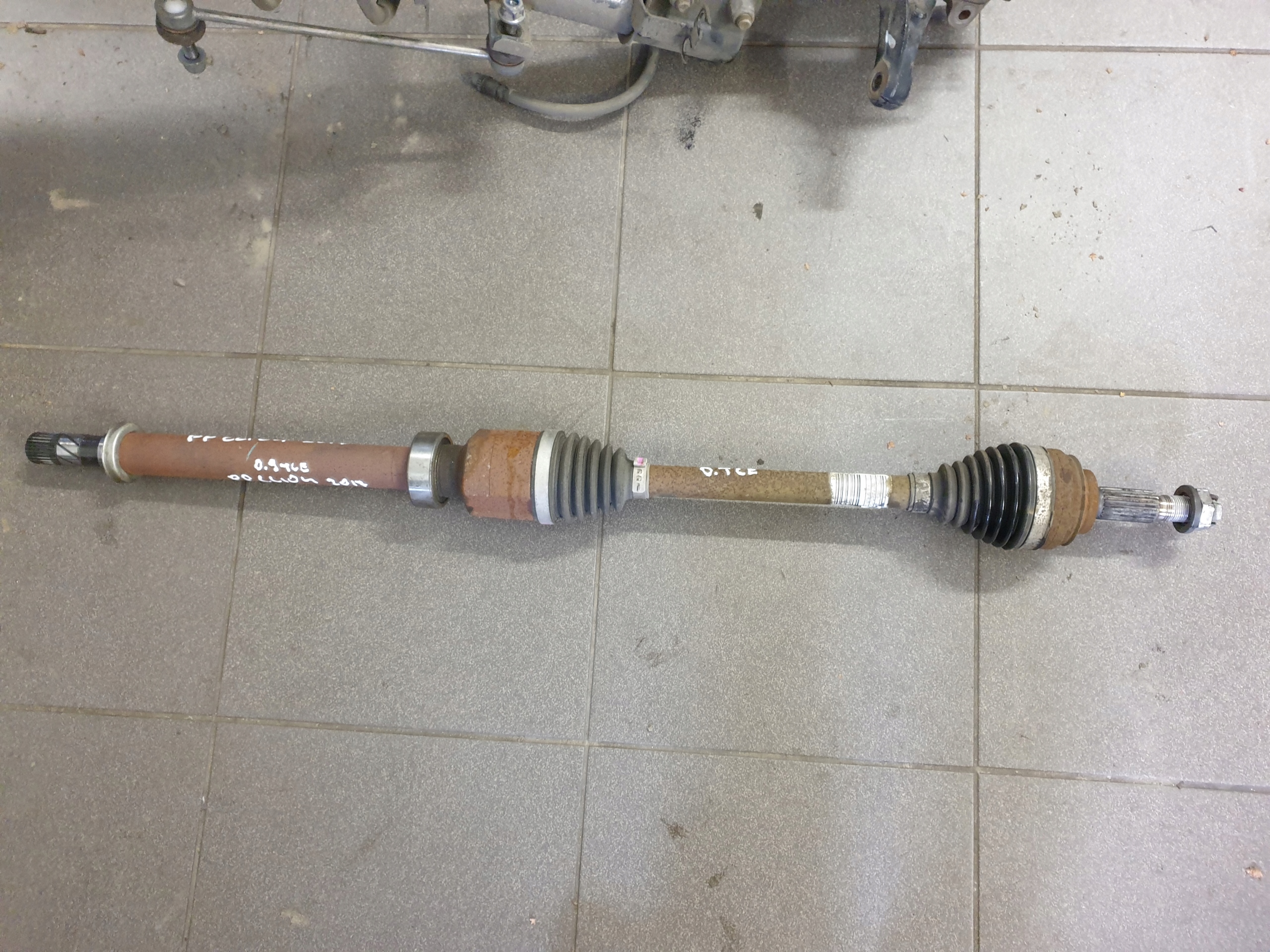 semi-axis right RENAULT CLIO 4 IV 0.9 TCE 391009101R