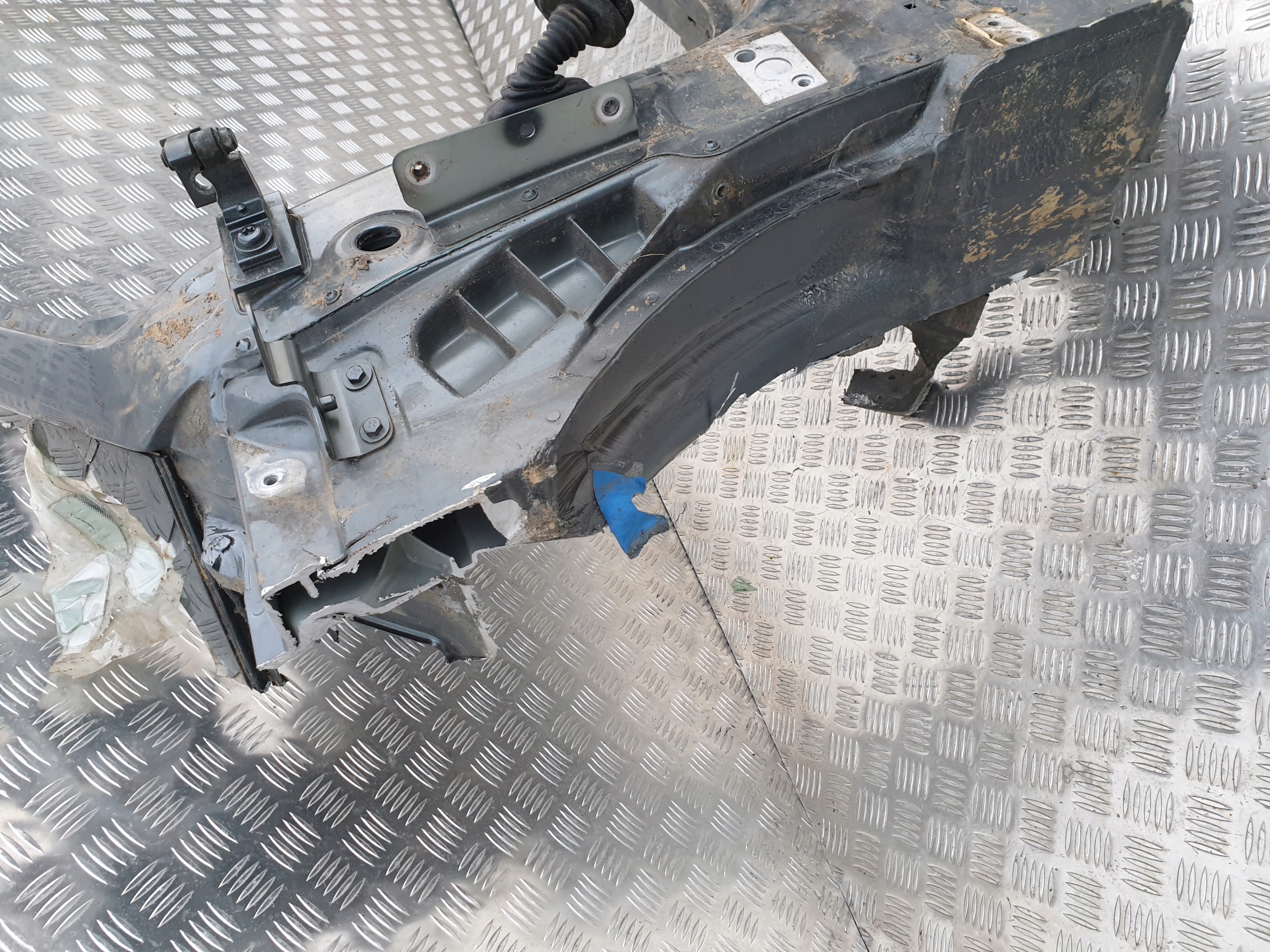 PROG SLUPEK CWIARTKA PRZOD LEWY AUDI TT II 8J 12r Installation side front left