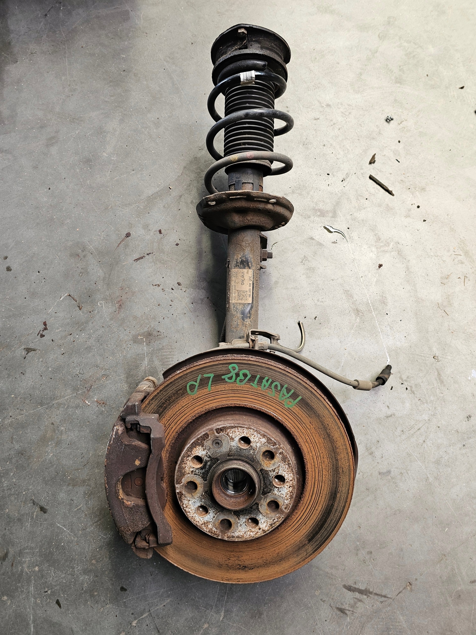 MCPERSON swing left front VW PASSAT B8 1.6 TDI