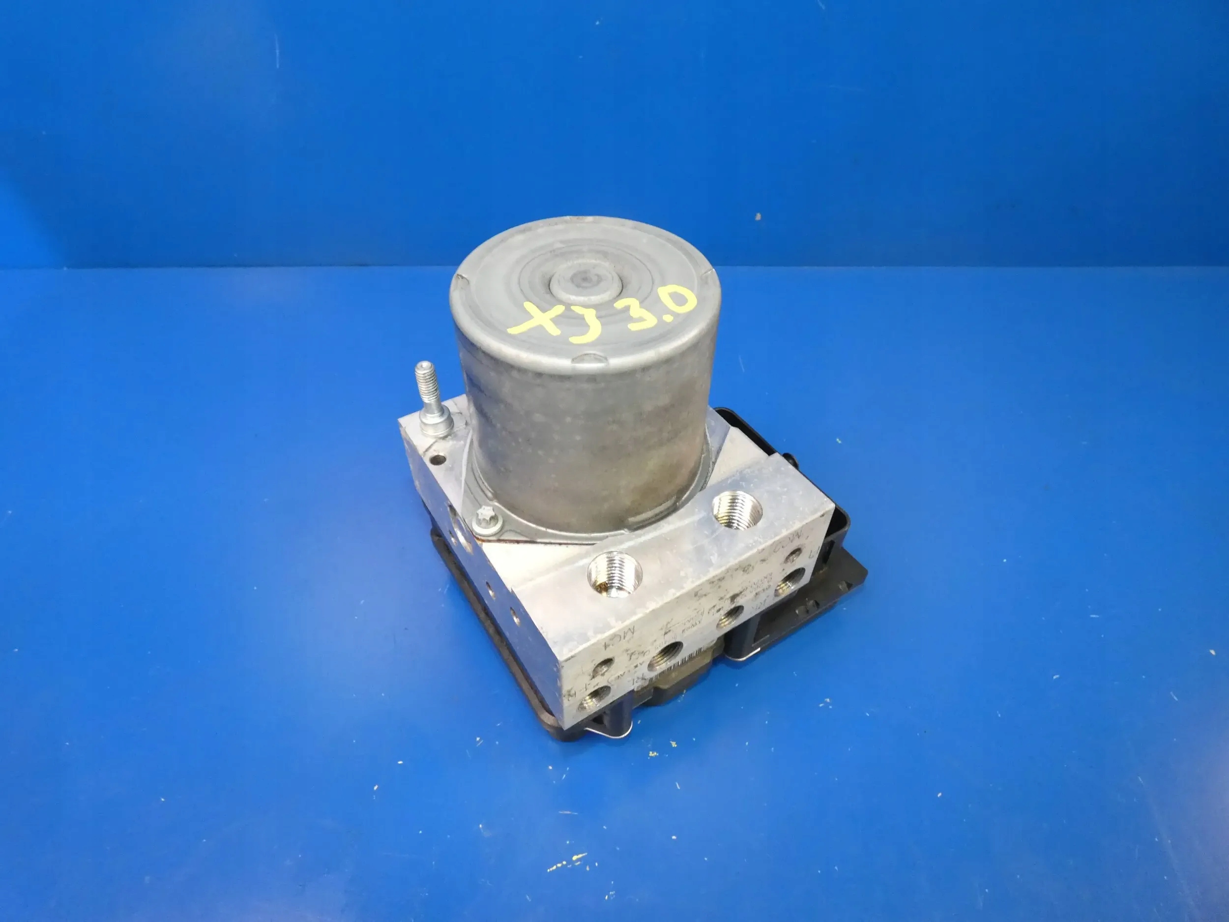 Jaguar XJ X351 XF X250 pump control unit ABS