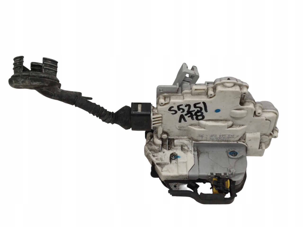 VW AUDI SEAT SKODA - ZAMEK DRZWI LEWY TYŁ 4F0839015A