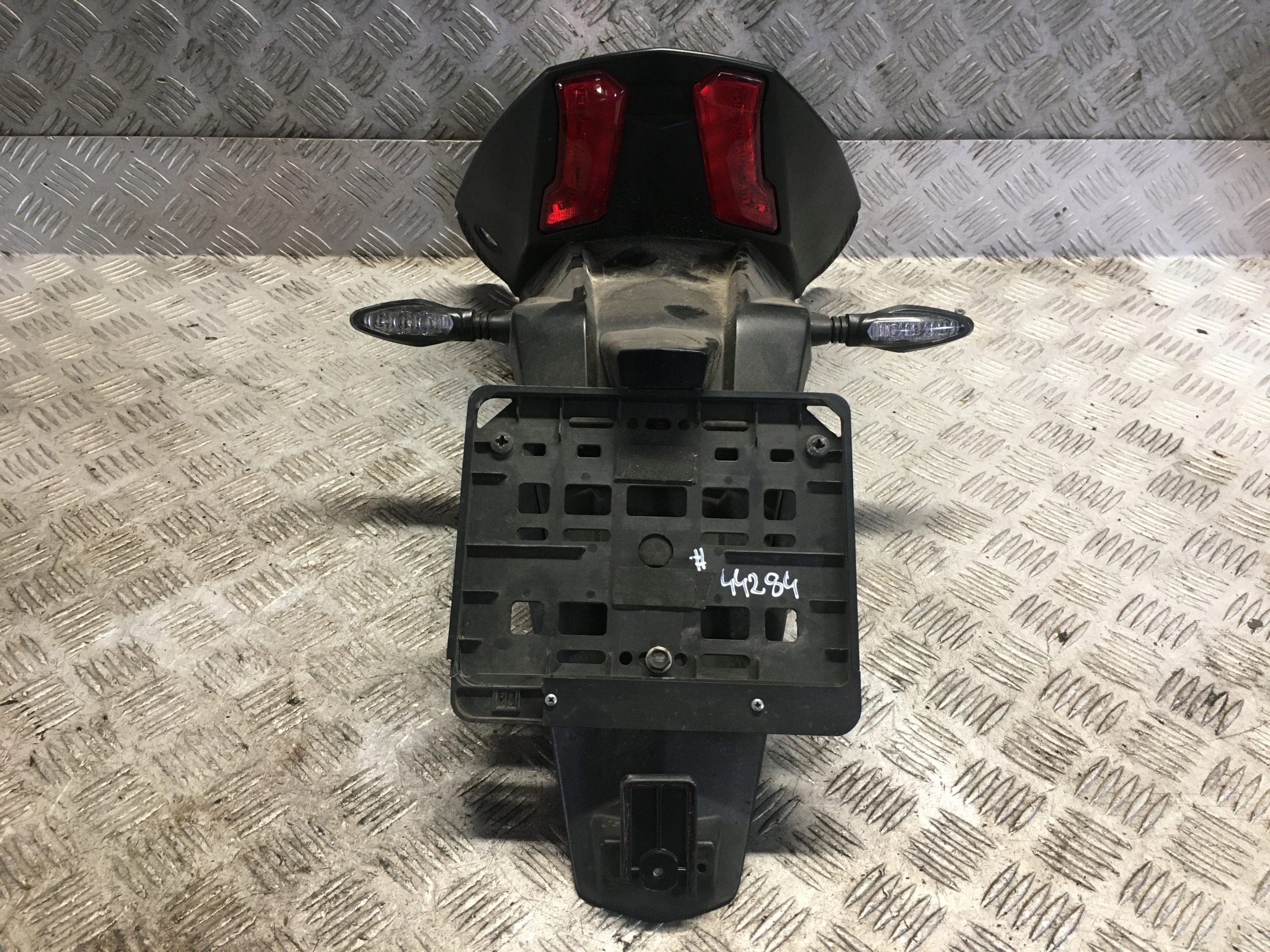 BAJAJ DOMINAR ЗАДНИЙ БАМПЕР ЛАМПА